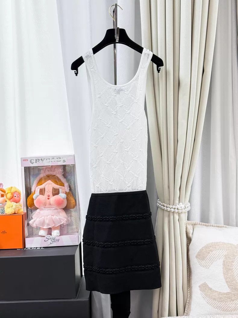Chanel Chanel Black diamond plaid waist vest suspender dress Size XS / US 0-2 / IT 36-38 - 2 Thumbnail