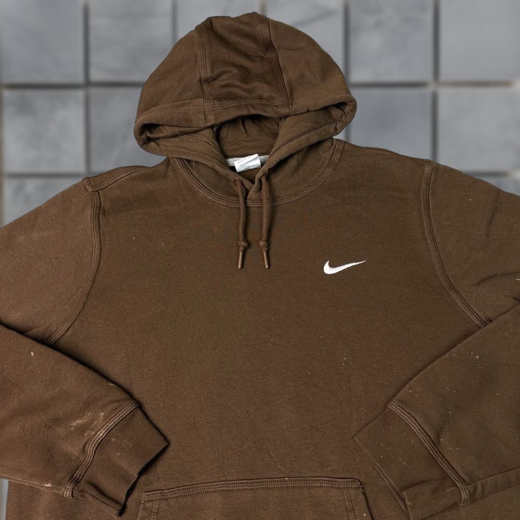 Nike VINTAGE Nike Sweatshirt Mens Large Brown Sportswear Hoodie Pullover Swoosh Distressed L Size US L / EU 52-54 / 3 - 1 Thumbnail