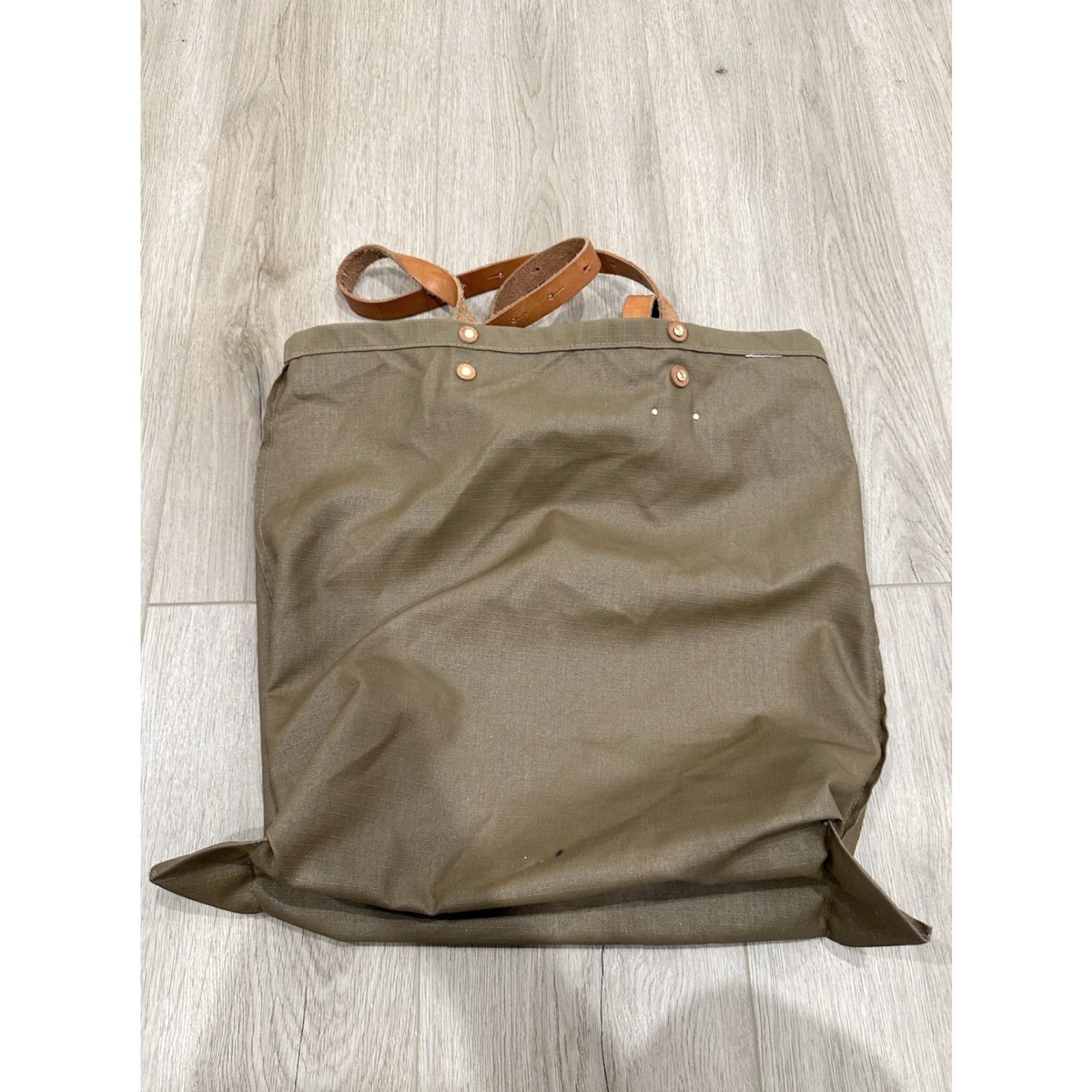 Vintage 8.6.4 Tote Bag Shoulder Bag Women Nylon Lightweight Green Contemporary Pouch Modern Minimalist Bag Size ONE SIZE - 6 Thumbnail