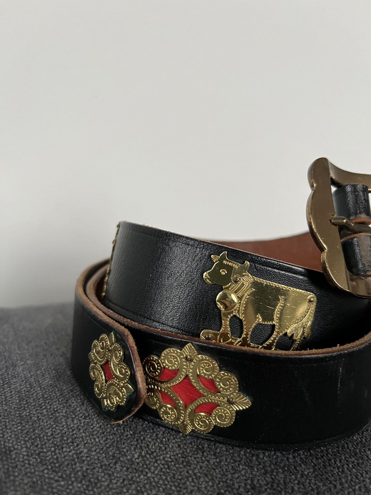 Vintage Vintage Etro Style Leather Cows Ethnic Belt SwissMade Size ONE SIZE - 6 Thumbnail