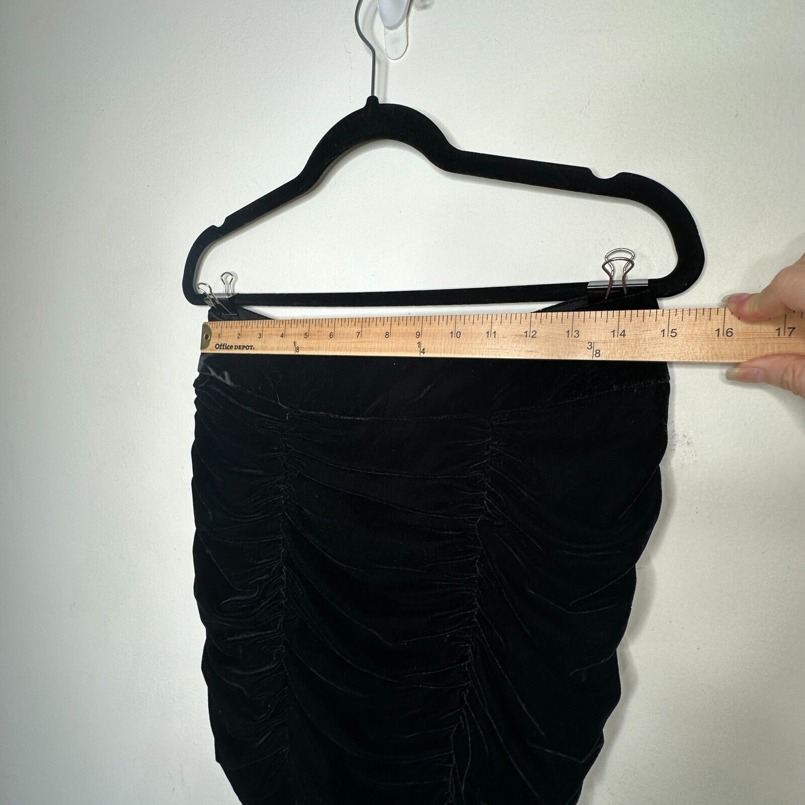 Other Solid Jet Black Sexy Ruched Velvet Mini Skirt Zip Back M Size 30" / US 8 / IT 44 - 12 Thumbnail