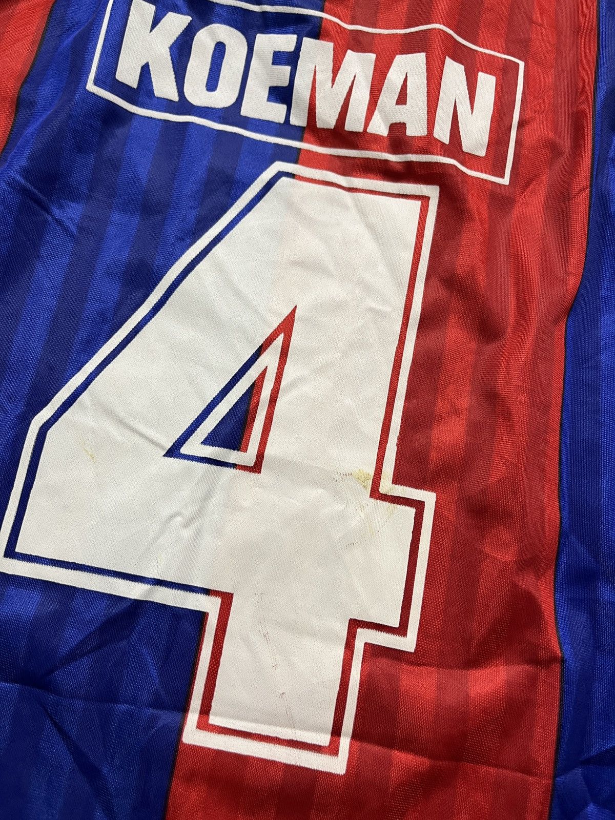 Vintage Vintage Barcelona 90’s Home Soccer Jersey Koeman #4 Size US L / EU 52-54 / 3 - 13 Thumbnail