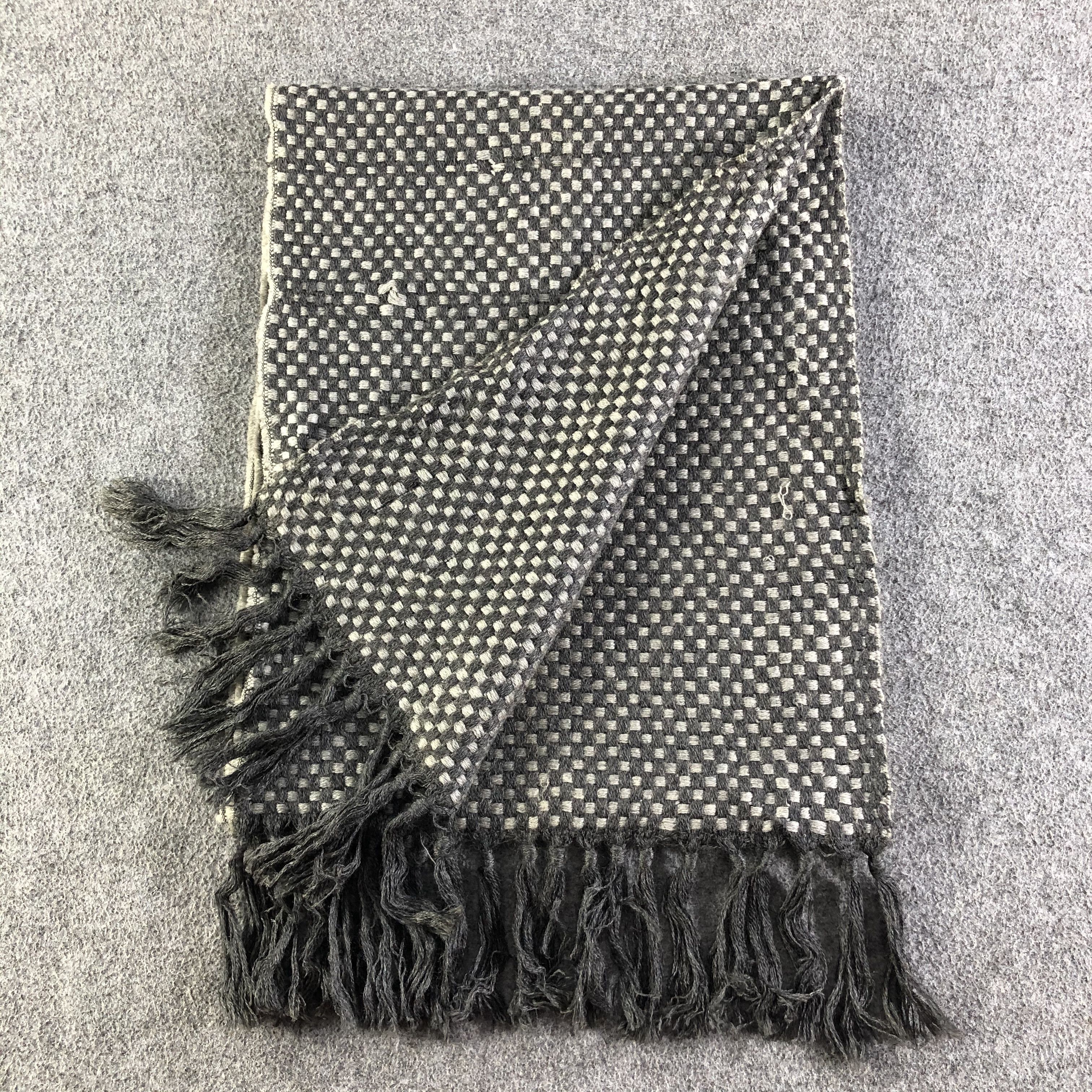 Guess Guess Scarf / Muffler / Neckwear Size ONE SIZE - 5 Thumbnail