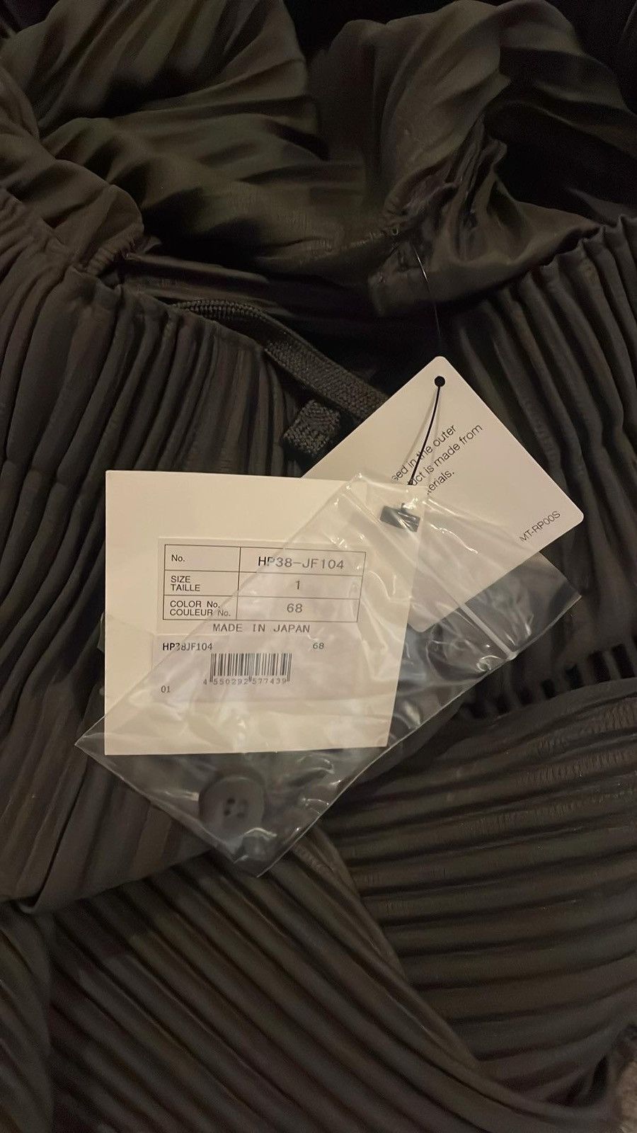 Homme Plisse Issey Miyake Homme Plissé Issey Miyake Pleated Pants Cropped Size 1 Size US 32 / EU 48 - 5 Thumbnail