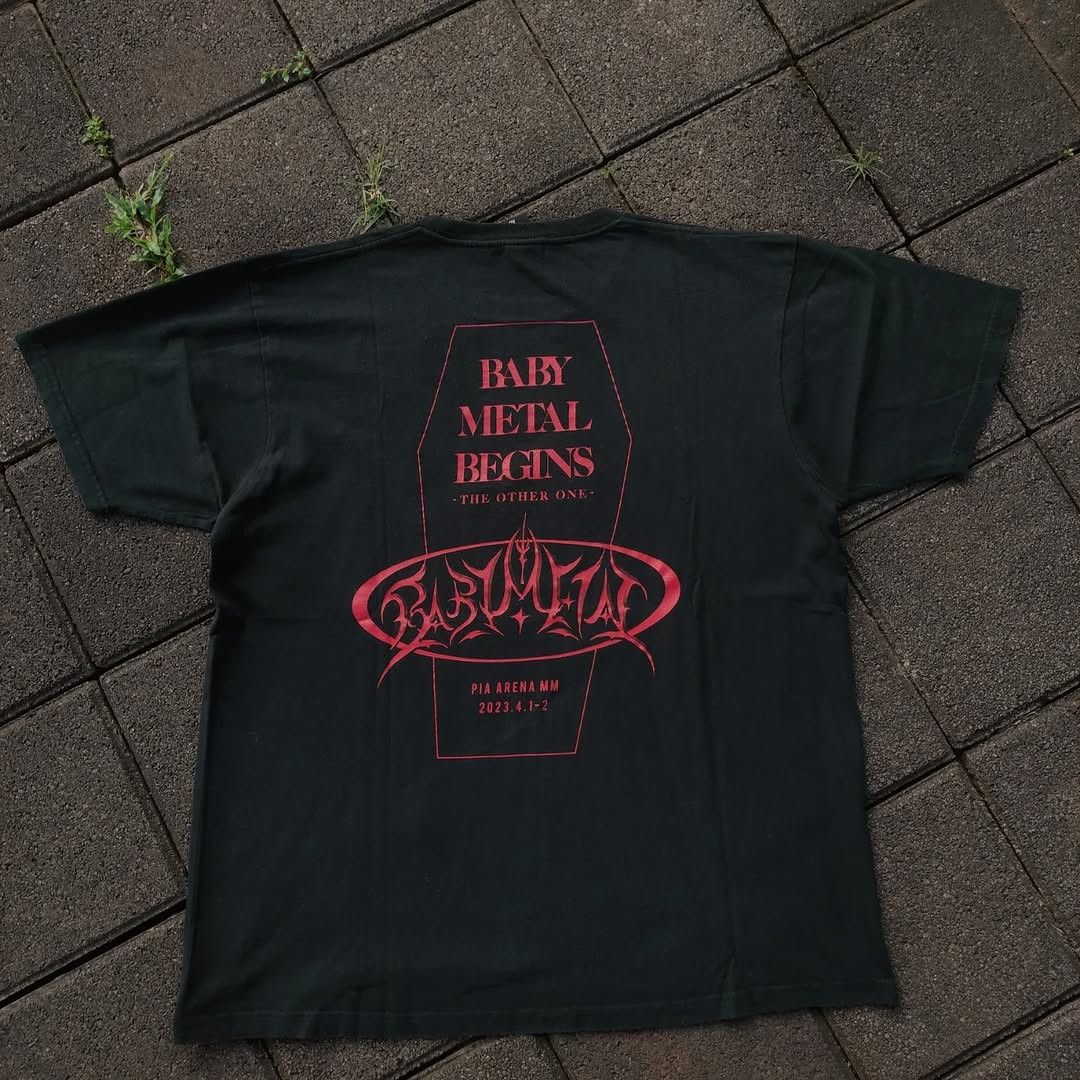 Band Tees BABYMETAL Return The Other One 2023 World Tour Size US XL / EU 56 / 4 - 5 Thumbnail