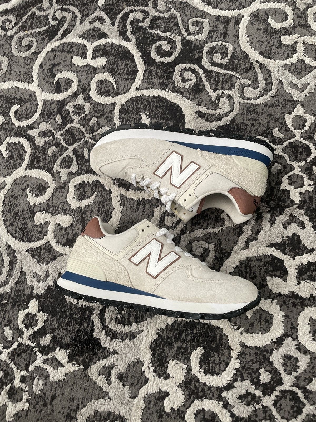 New Balance New Balance 574 Rugged Size US 8.5 / EU 41-42 - 1 Thumbnail