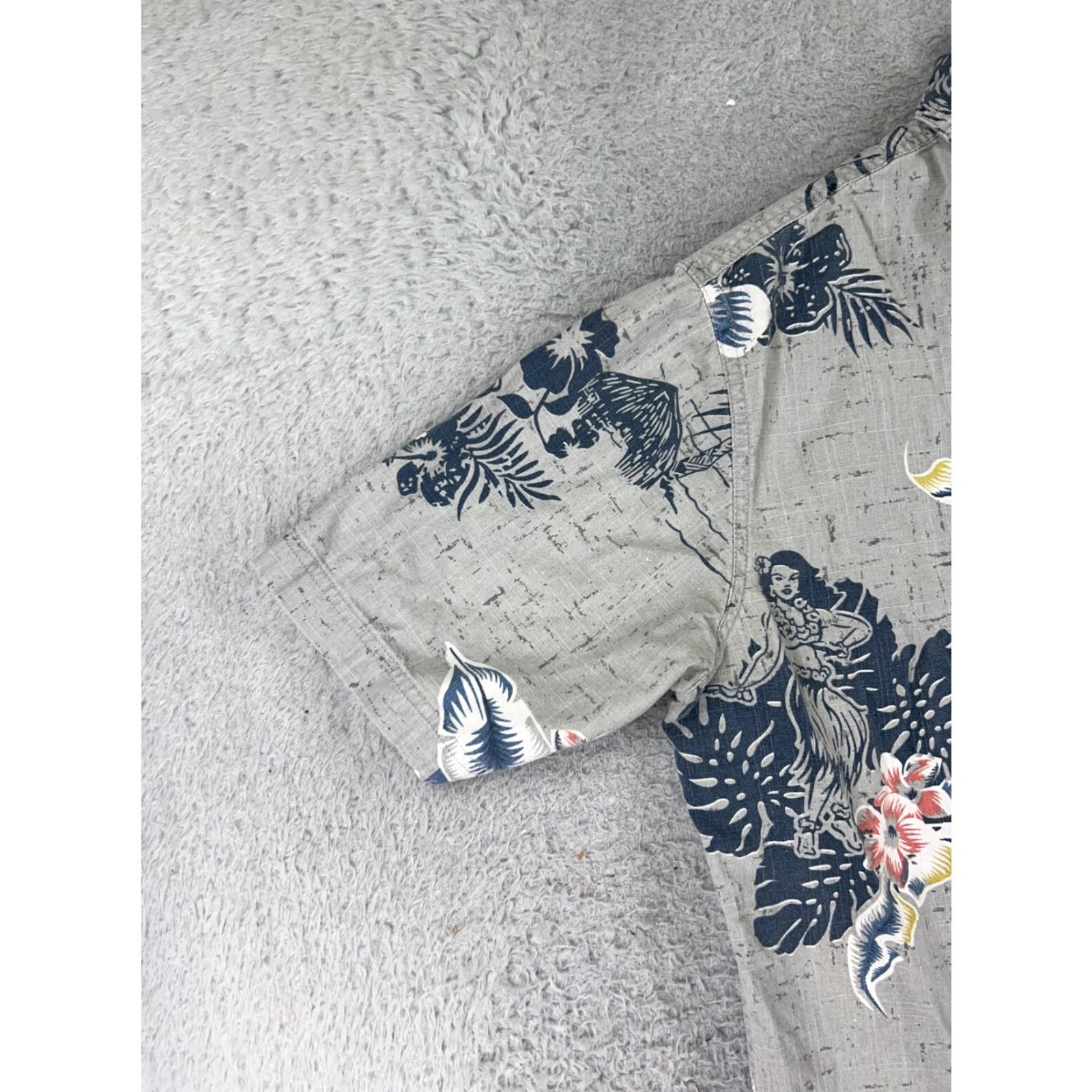 Croft & Barrow Croft & Barrow Shirt Mens M Gray Floral Hawaiian 100% Cotton Button-Up Resort Luau Aloha Casual Shirts Mens Modern Comfort Size US M / EU 48-50 / 2 - 6 Thumbnail