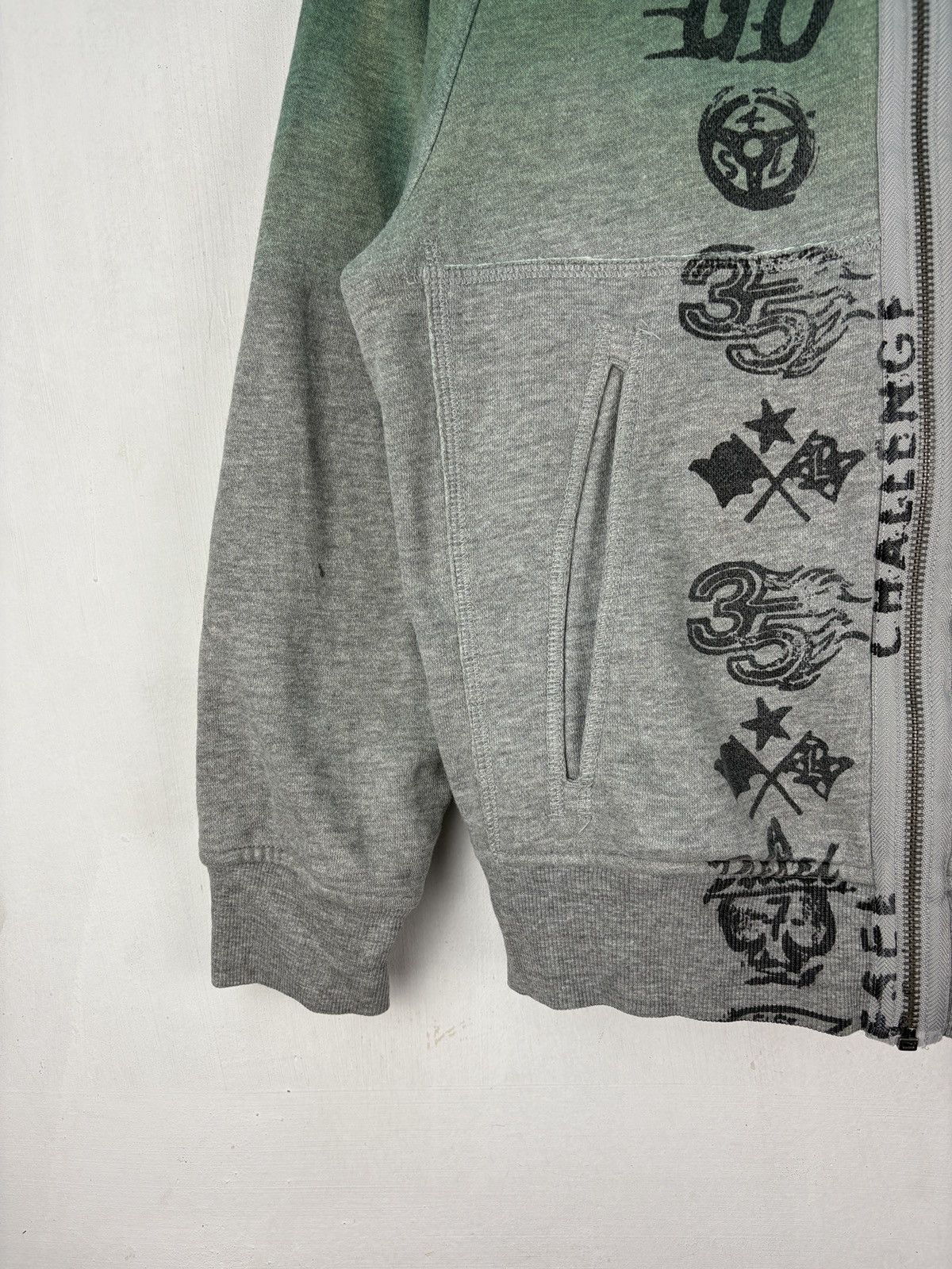Diesel Vintage Diesel Two Tone Custom Sweatshirt Hoodie Size US S / EU 44-46 / 1 - 3 Thumbnail