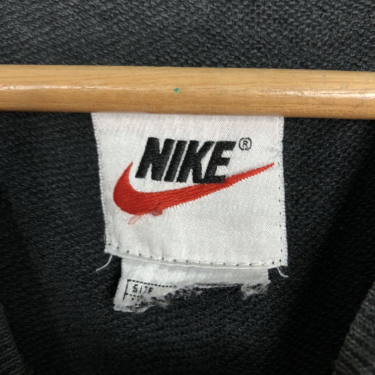 Nike 📌Rich Black Vintage Sweatshirt Nike Big Swoosh Size US M / EU 48-50 / 2 - 14 Thumbnail