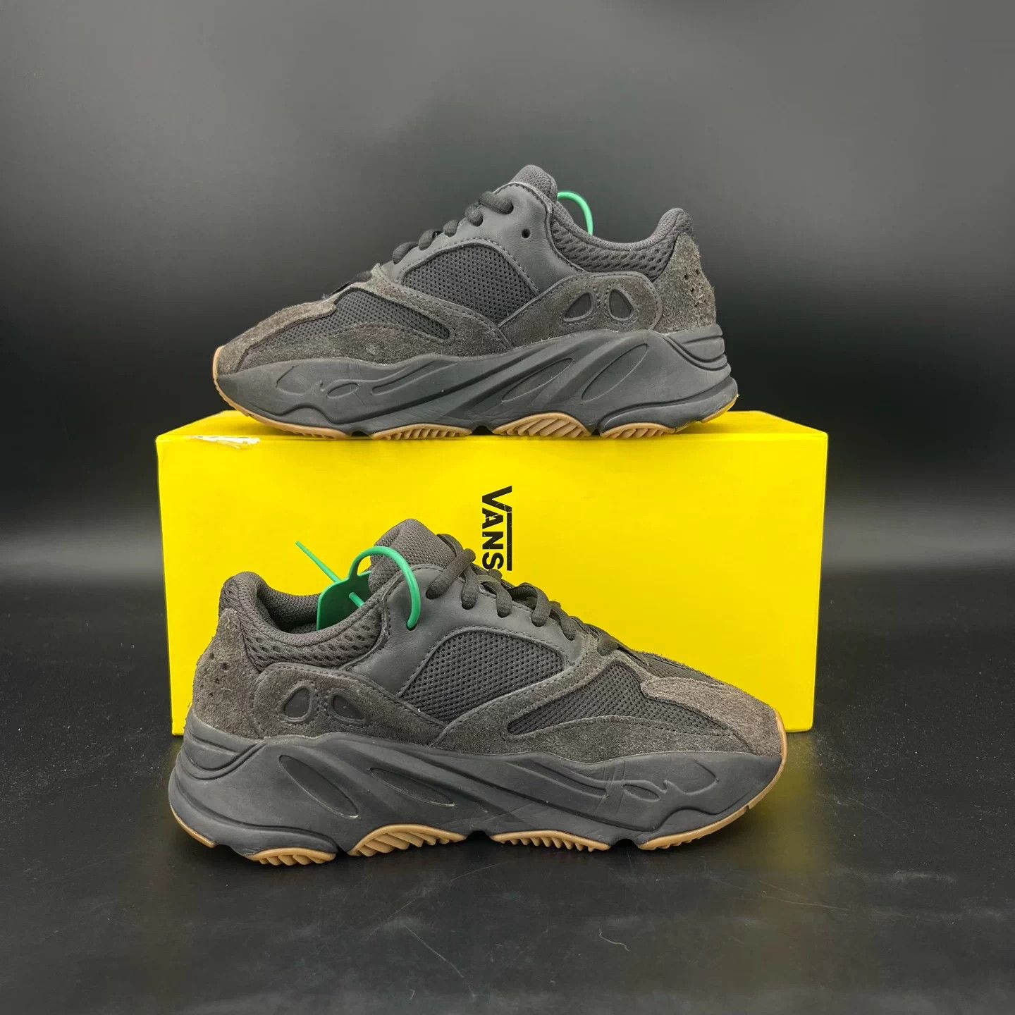 Yeezy Yeezy 700 "Black" 2022 - Size 36 - 99% New Size US 5 / IT 35 - 2 Thumbnail