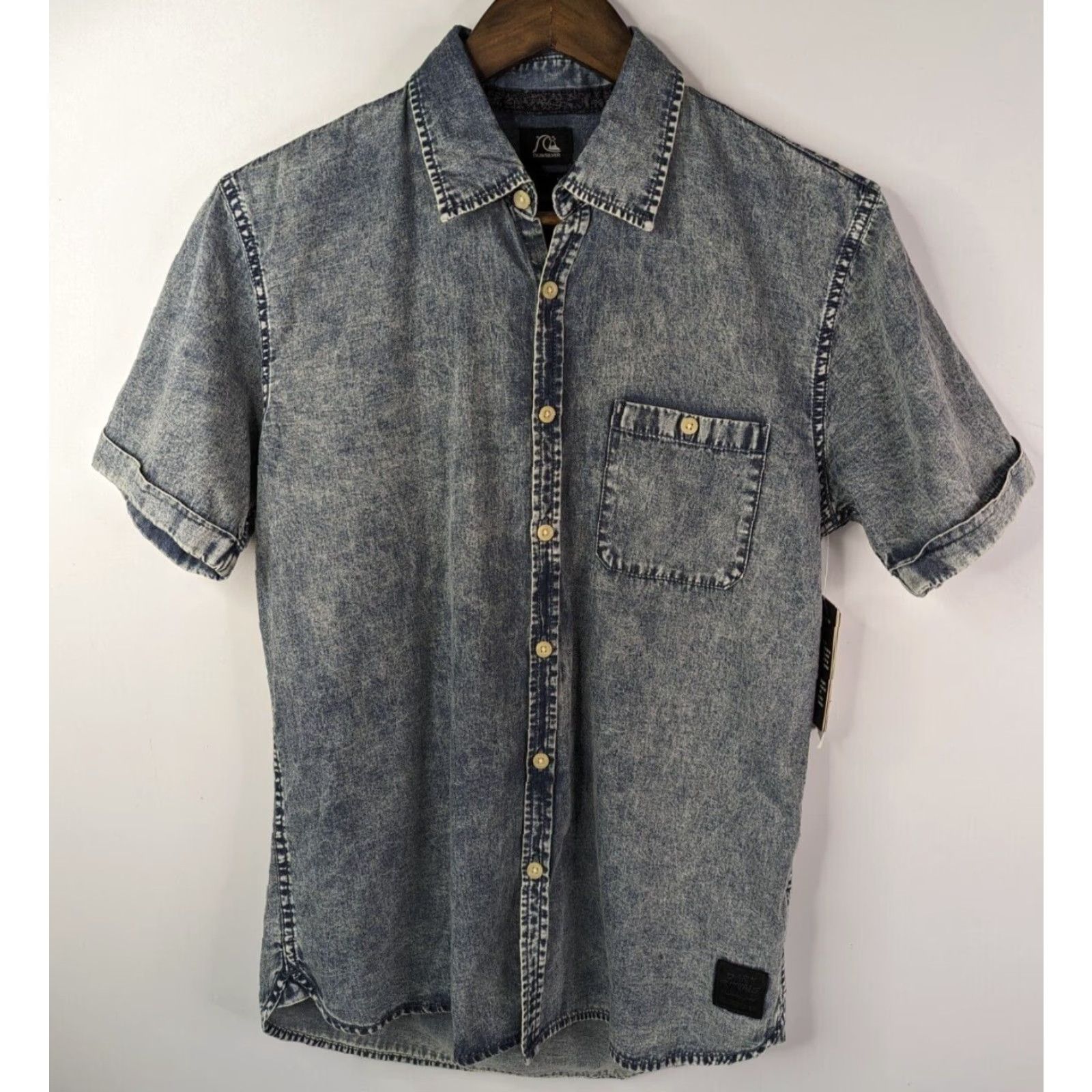 Quiksilver Quiksilver Short Sleeve Shirt Mens Slim Fit Button-Up Blue Chambray Size S Size US S / EU 44-46 / 1 - 2 Thumbnail