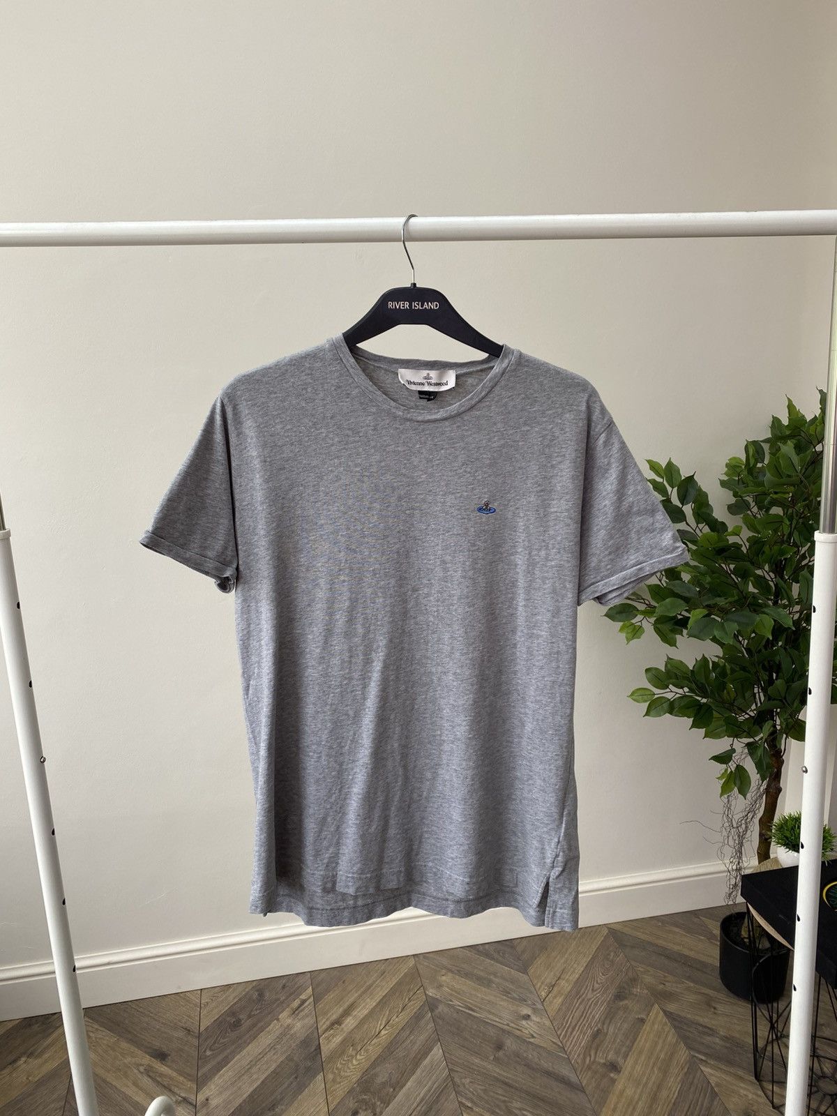 Designer × Vintage × Vivienne Westwood Vintage Vivienne Westwood Embroidery Iconic Logo T-shirt Size US L / EU 52-54 / 3 - 3 Thumbnail