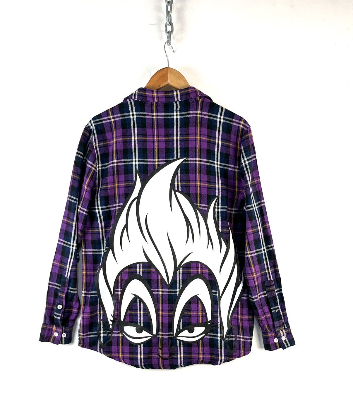 Disney Disney Cakeworthy button shirt mermeid ursula authentic Size US M / EU 48-50 / 2 - 1 Thumbnail