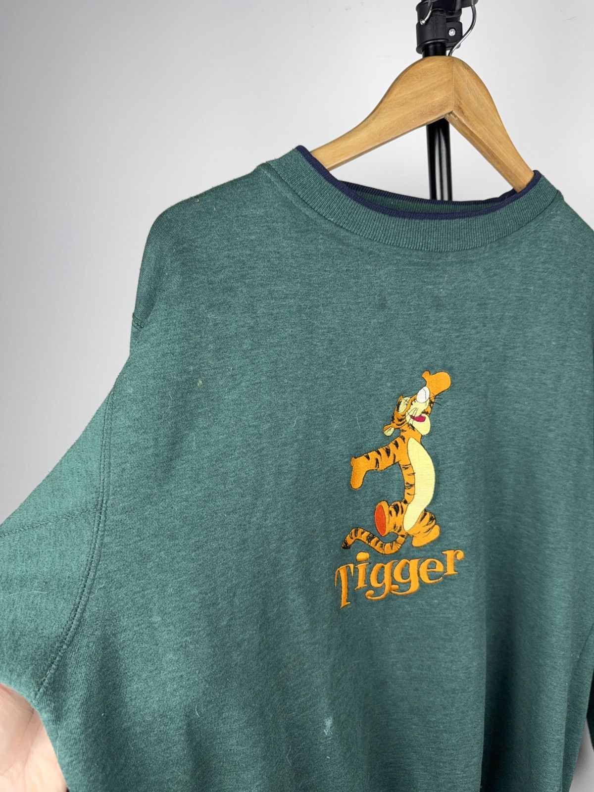 Disney 90s Vintage Disney Tigger Pooh Embroidered Sweatshirt L Size US L / EU 52-54 / 3 - 5 Thumbnail