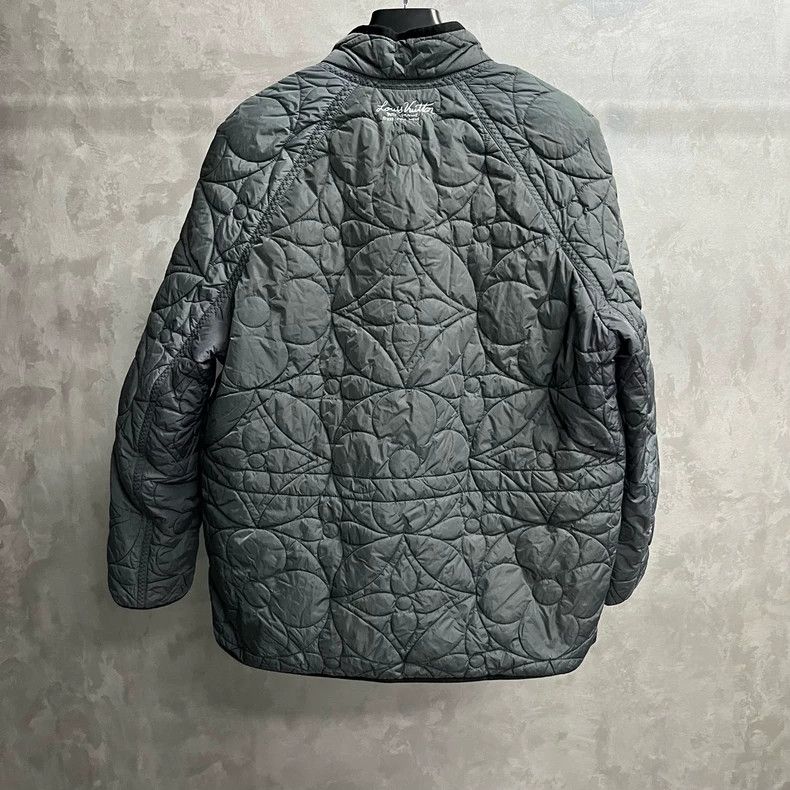 Louis Vuitton Louis Vuitton Grey solid lightweight quilted tunic jacket Size US M / EU 48-50 / 2 - 5 Thumbnail