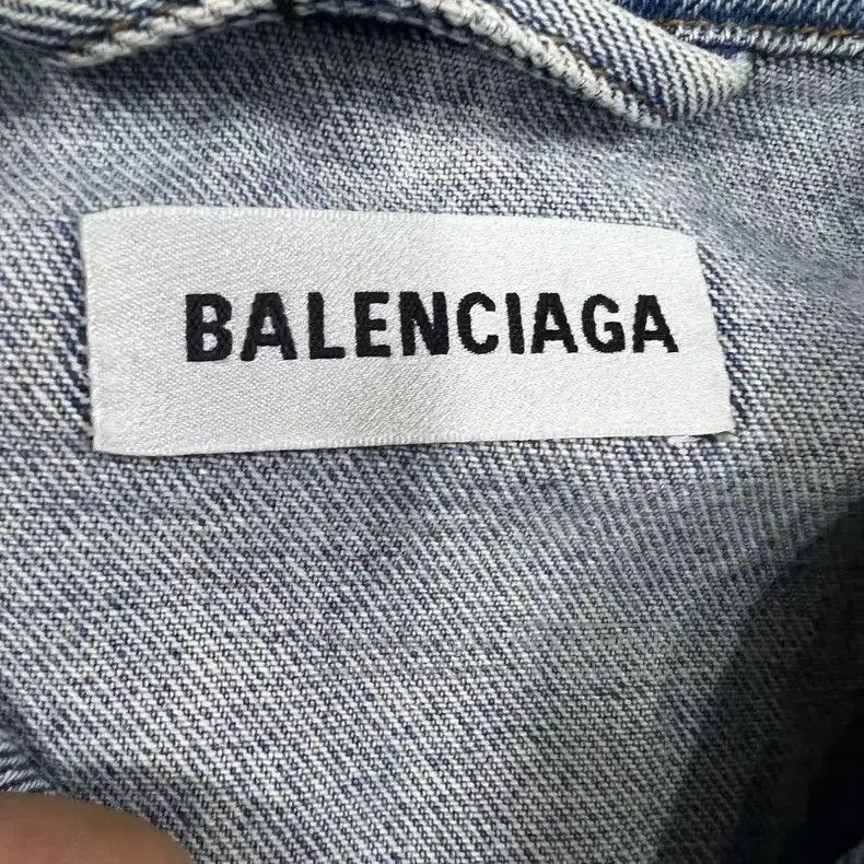 Balenciaga Balenciaga Studded Denim Jacket Size XS / US 0-2 / IT 36-38 - 3 Thumbnail