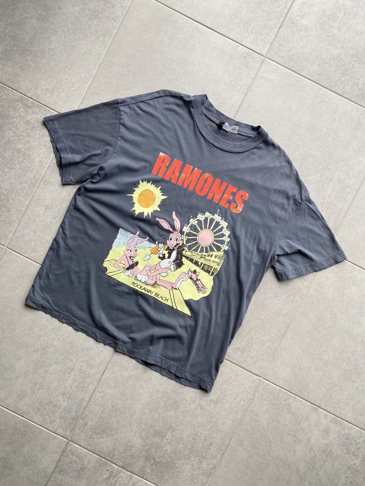 Vintage Vintage Y2K Ramones Graphic Tee Size US M / EU 48-50 / 2 - 1 Thumbnail