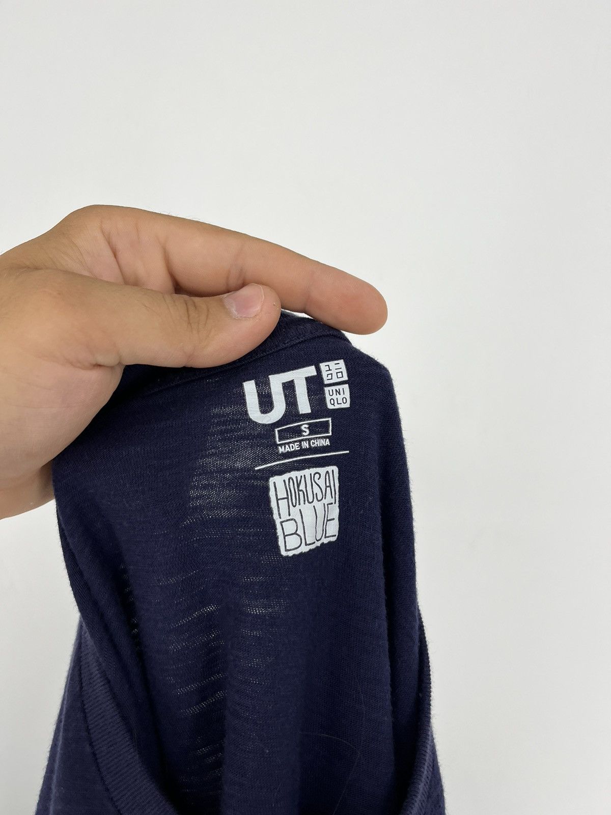 Japanese Brand Mens Uniqlo Hokusai Blue T Shirt art tee Japanese Brand y2k Size US S / EU 44-46 / 1 - 8 Thumbnail