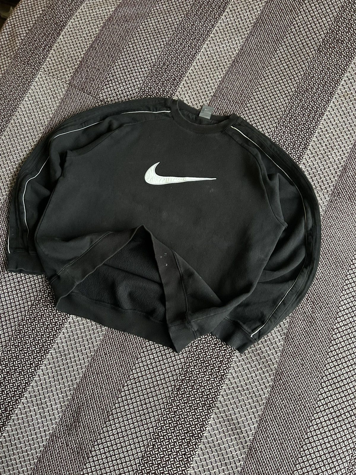 Vintage Vintage Y2K Nike Swoosh Big Logo Black Sweatshirt Boxy Fit Size US L / EU 52-54 / 3 - 7 Thumbnail