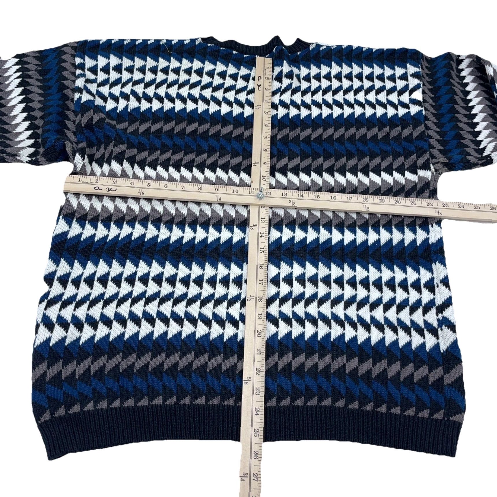 Vintage VINTAGE Henrey Grethel Sweater Men's L Blue Geometric Knit Crew Neck Pullover Logo Embroidered All Seasons Heavyweight Classic American (Adult) Mens Size US L / EU 52-54 / 3 - 7 Thumbnail
