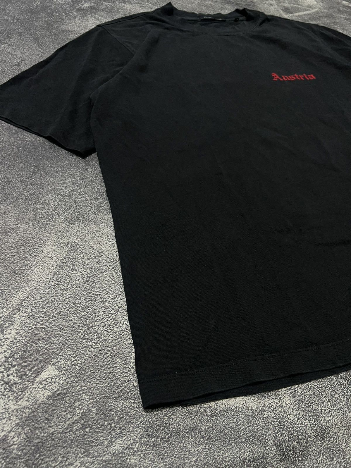Helmut Lang Helmut Lang Austria Tee Size US L / EU 52-54 / 3 - 9 Thumbnail