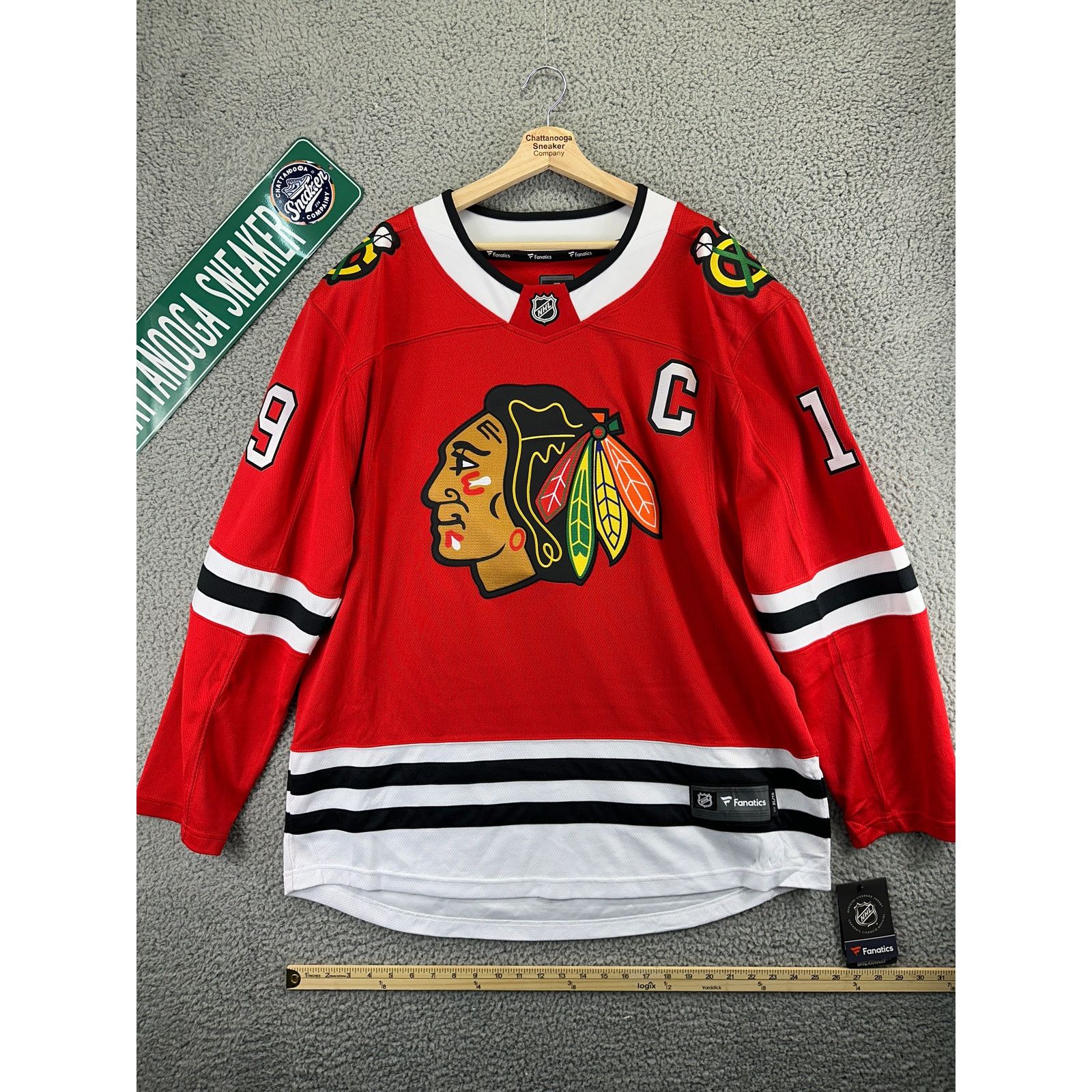 NHL Fanatics Chicago Blackhawks TOEWS 19 Mens Size XL NHL Jersey Size US XL / EU 56 / 4 - 1 Thumbnail