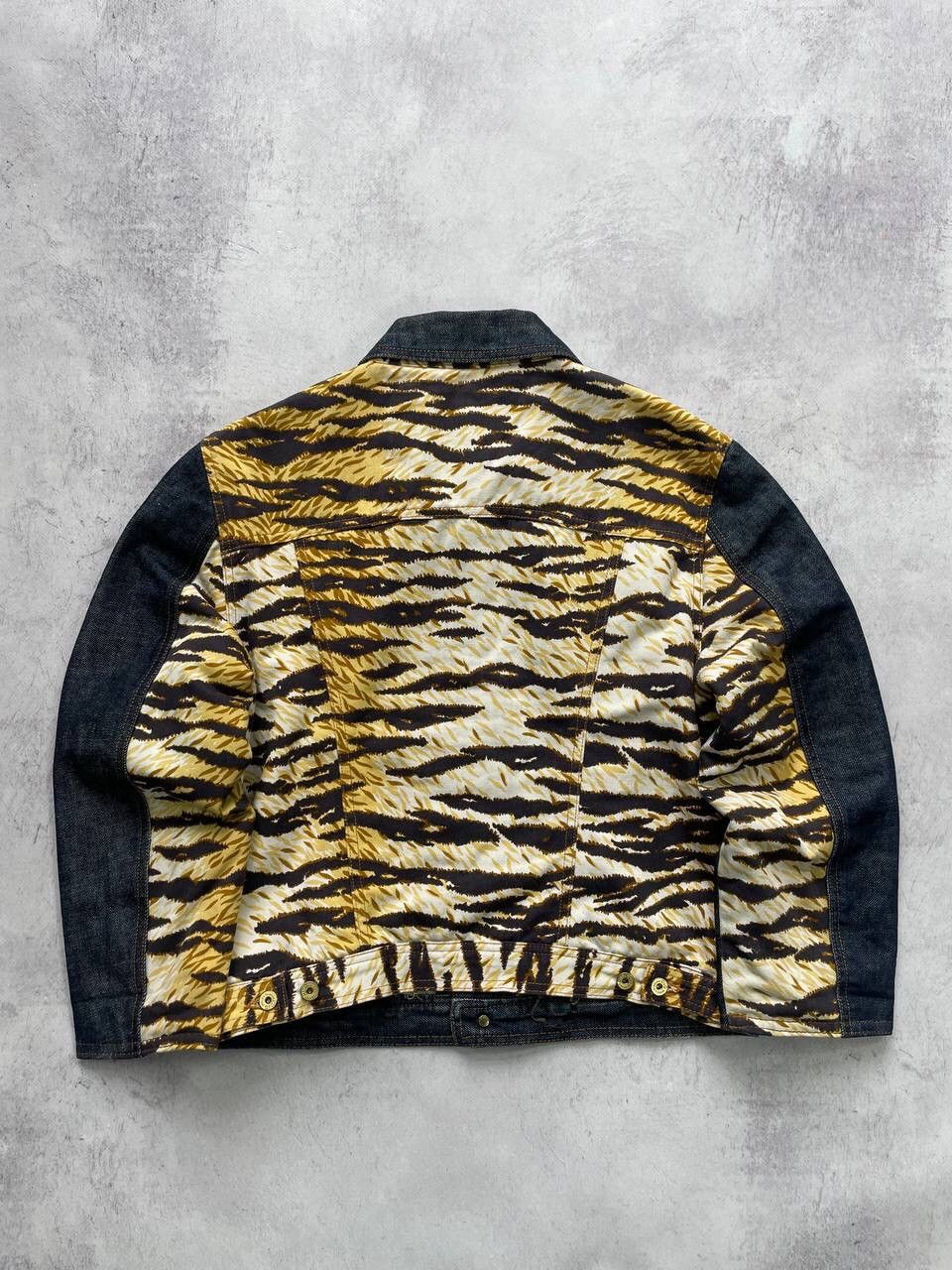 Dolce & Gabbana × Japanese Brand × Vintage Vintage Crazy Dolce & Gabbana Denim Tiger Jacket Y2K Size S / US 4 / IT 40 - 5 Thumbnail