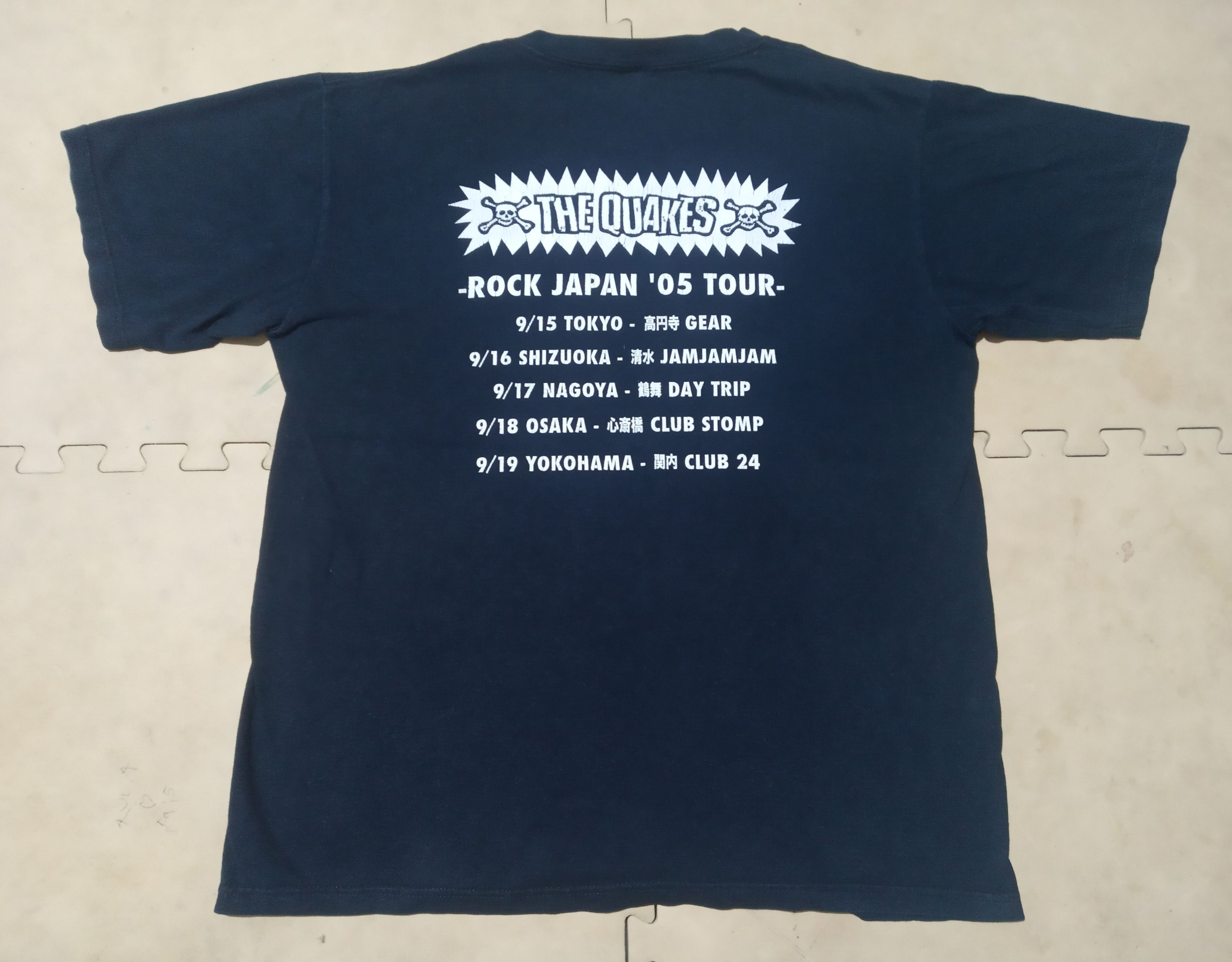 Band Tees The Quakes "Japan Rock 2005" Size US M / EU 48-50 / 2 - 2 Thumbnail
