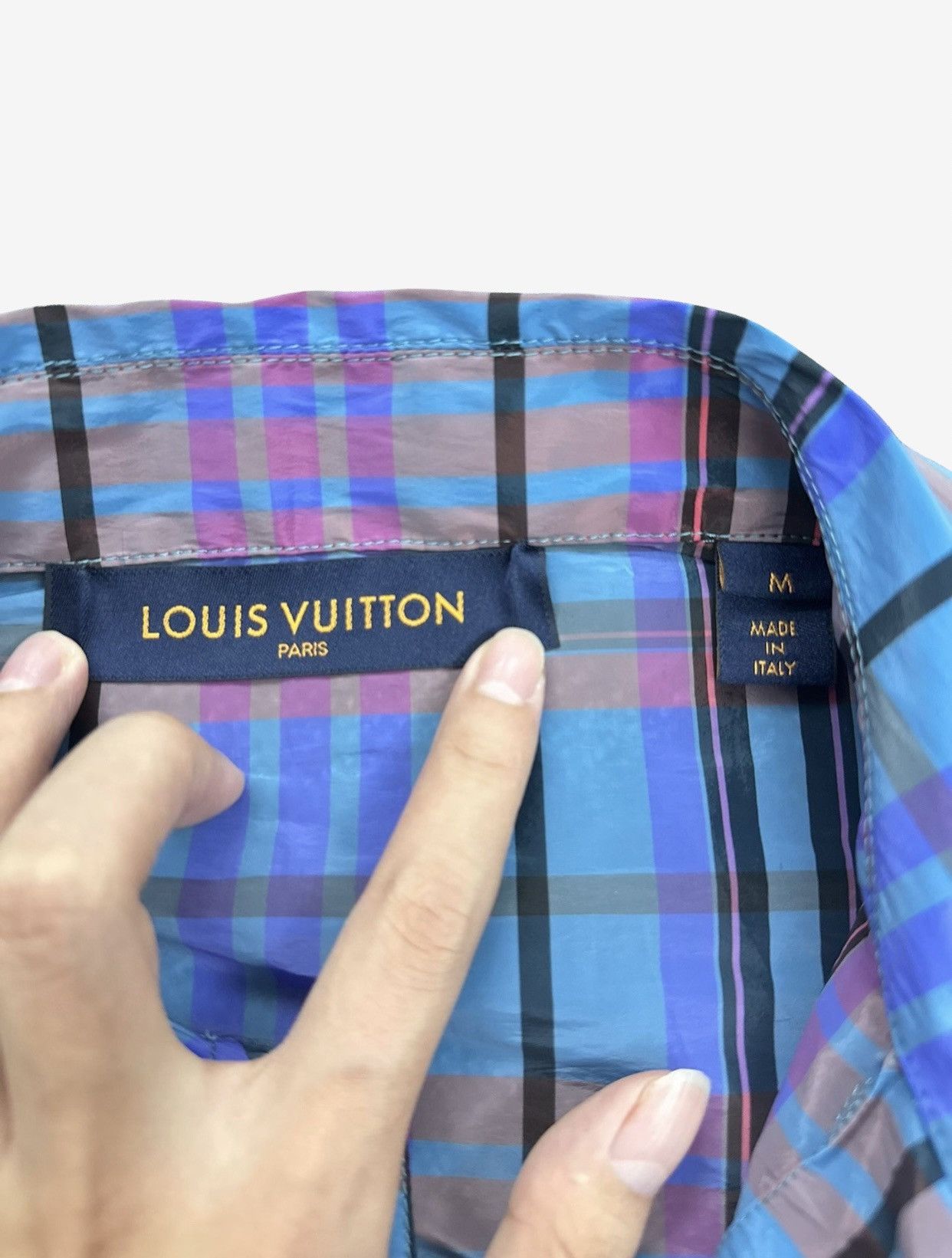 Louis Vuitton Louis Vuitton AW17 Virgil Abloh Backpack Runway Shirt Sz. M Size US M / EU 48-50 / 2 - 3 Thumbnail