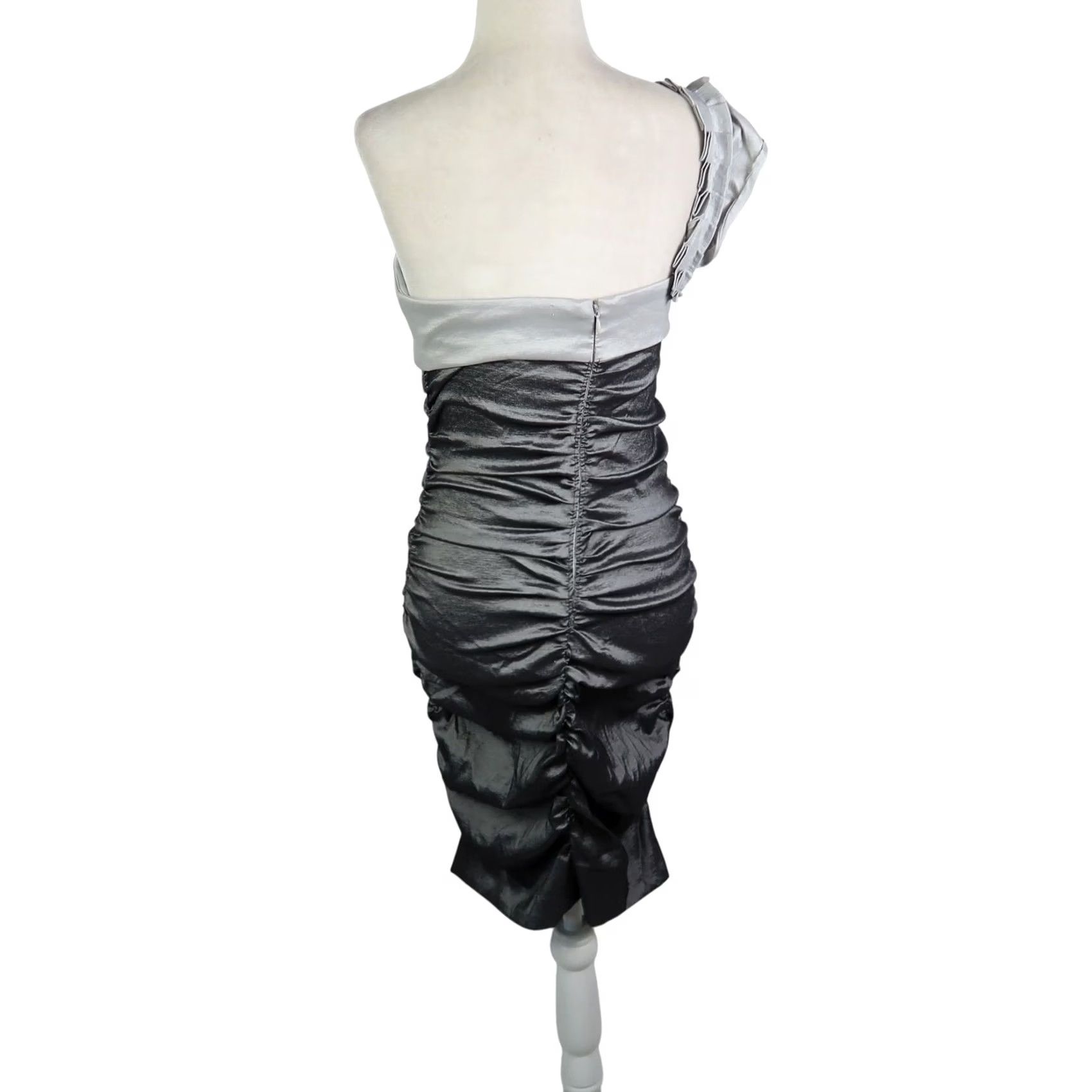 Adrianna Papell VINTAGE Hailey Dress Party Bodycon One Shoulder Shiny Grey Taffeta Ruched 8 Womens Size M / US 6-8 / IT 42-44 - 5 Thumbnail