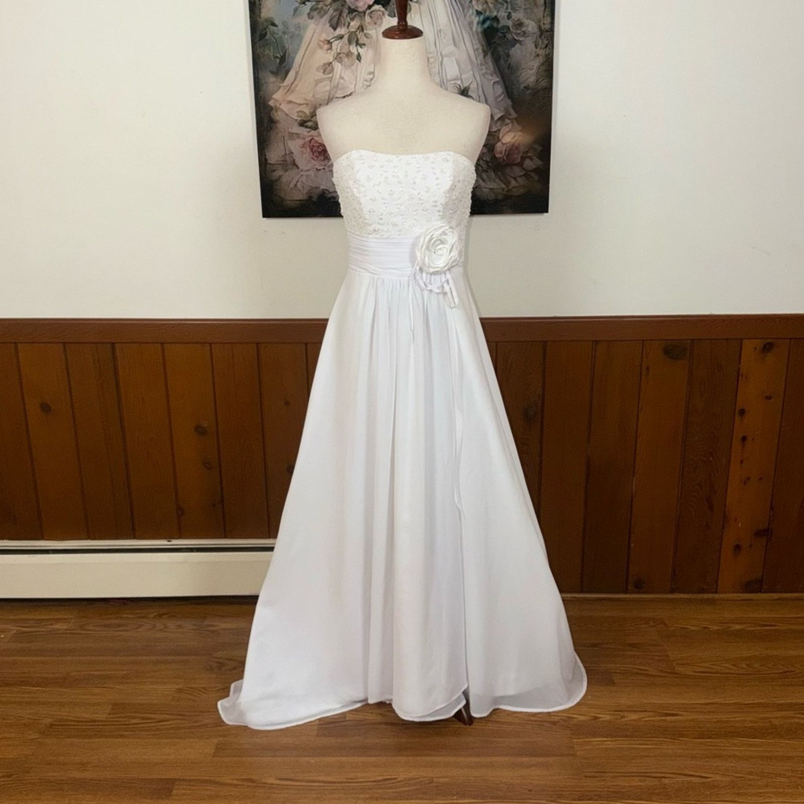 Vintage Beautiful Strapless Chiffon Wedding Gown Size M / US 6-8 / IT 42-44 - 2 Thumbnail