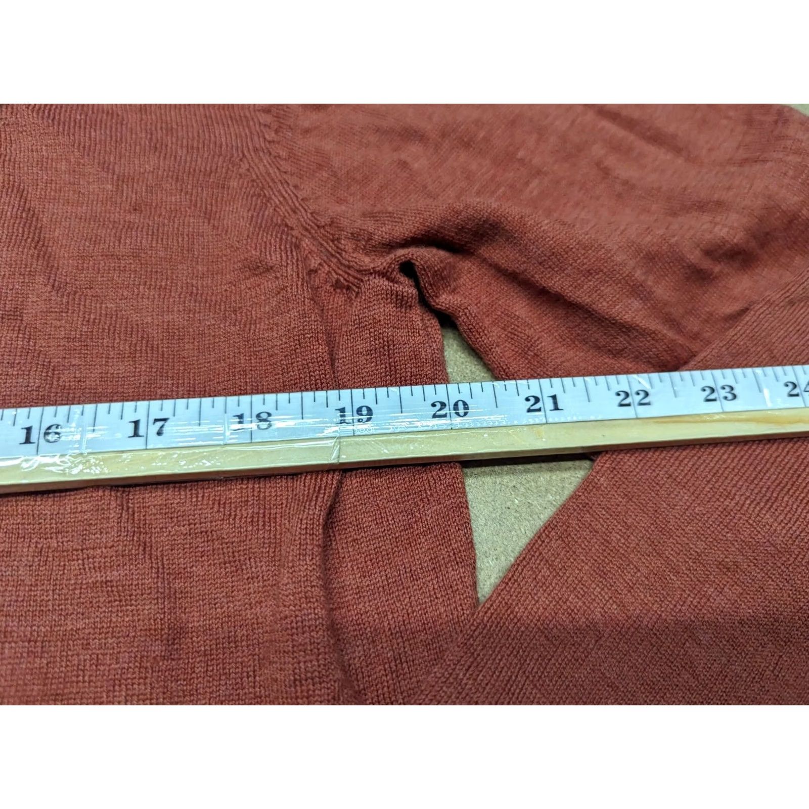 Helly Hansen Helly Hansen Mens Brown Sweater XL Wool Blend V-Neck Jumper Pullover Size US XL / EU 56 / 4 - 6 Thumbnail