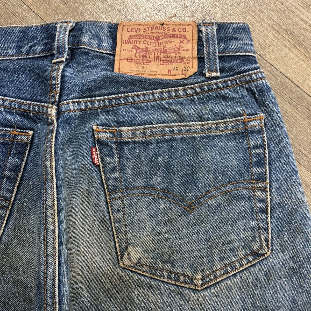 Levi's × Levi's Vintage Clothing 🇺🇸70’s Vintage Levis 501 29x32 Straight Leg Distressed Jeans Size US 29 - 20 Thumbnail