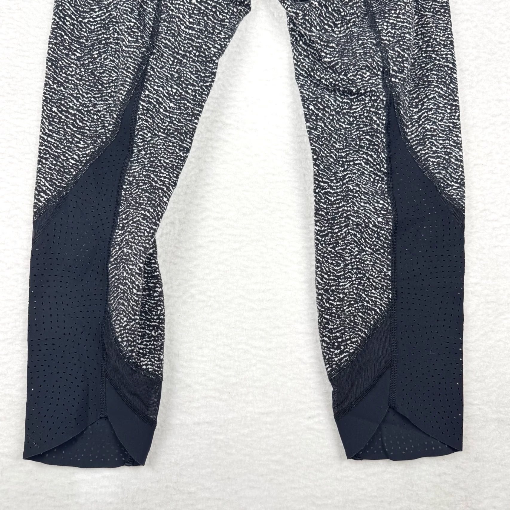 Lululemon Lululemon Wunder Under High-Rise 25" Leggings Black White Ripple Print Womens 8 Cropped Stretch Yoga Size 30" / US 8 / IT 44 - 5 Thumbnail