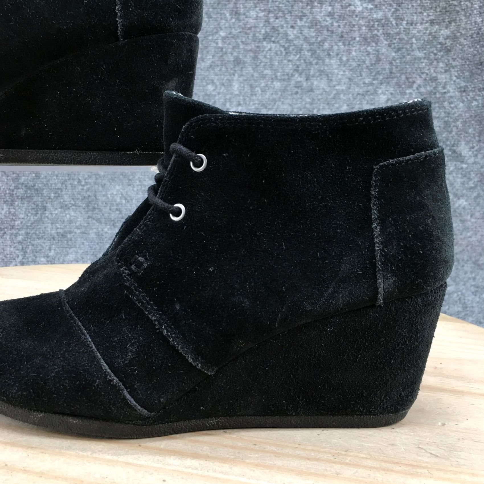 Toms TOMS Boots Womens 7.5 Desert Wedge Ankle Bootie Black Suede Lace Up Bootie Size US 8 / IT 38 - 3 Thumbnail