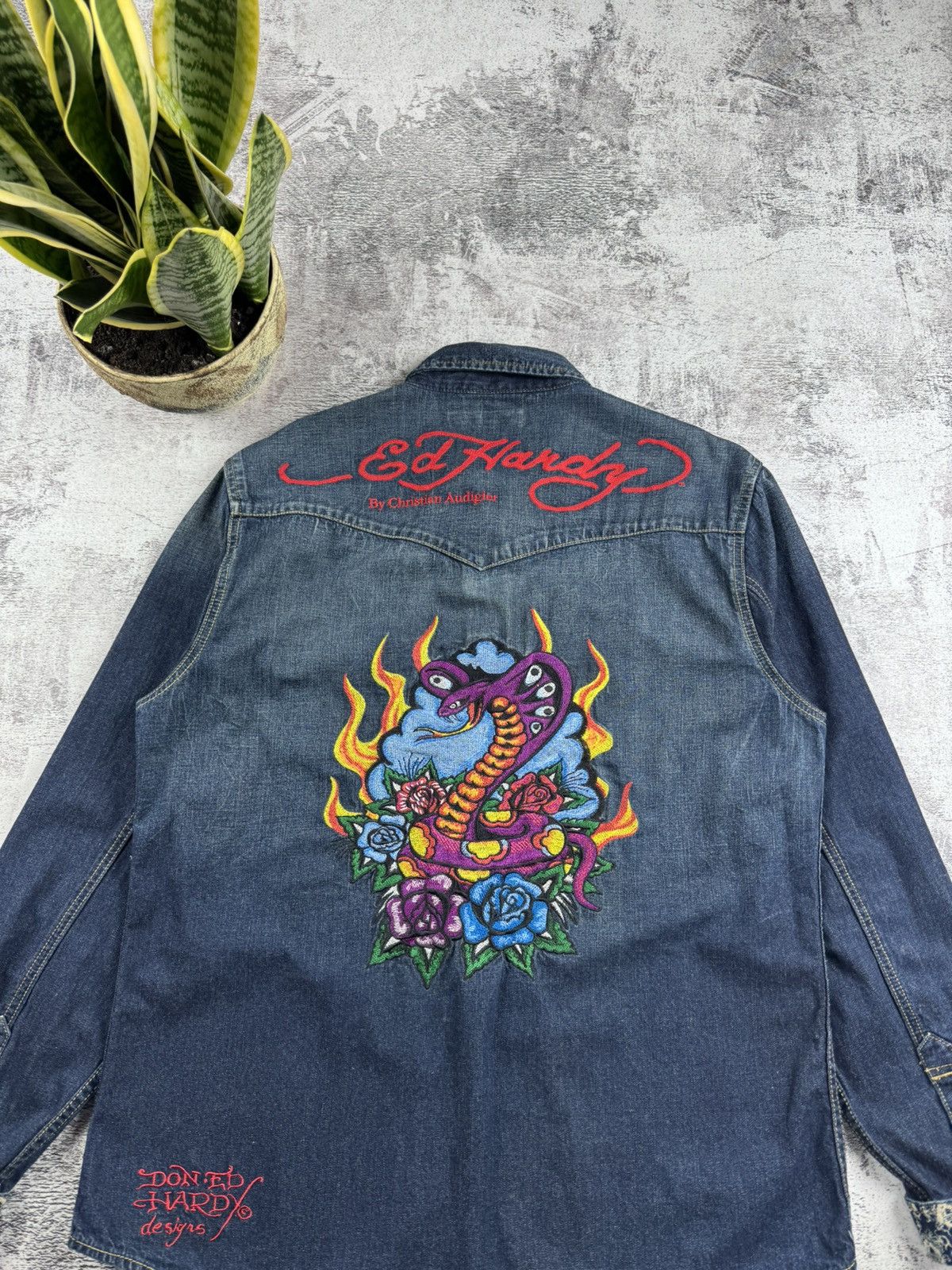 Ed Hardy Vintage Ed Hardy Dragon Y2K Denim Jeans Jacket Faded Shirt Size US XL / EU 56 / 4 - 6 Thumbnail