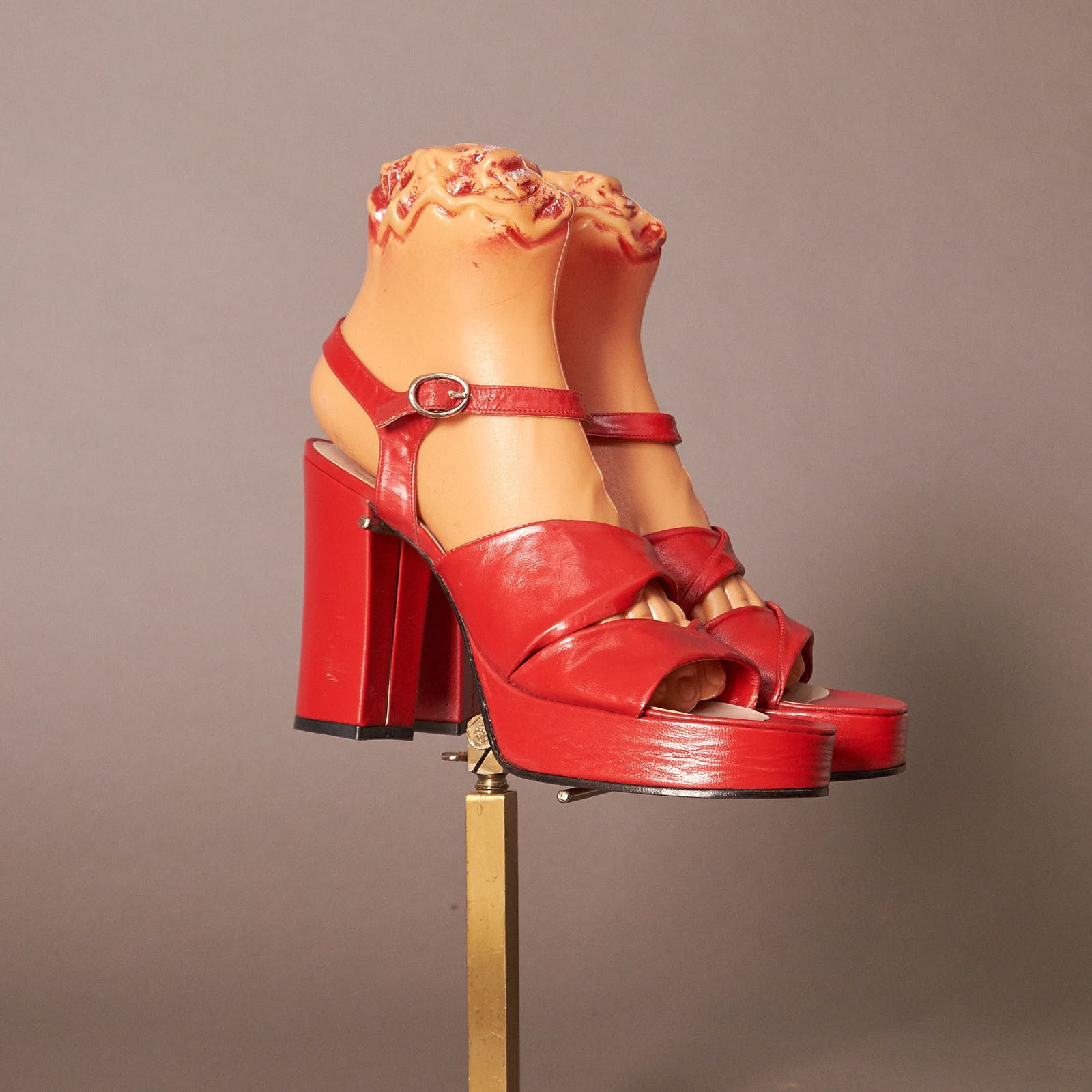 Vintage 1970s Ulitima Lip Stick Red Platform Heels Size US 8 / IT 38 - 1 Thumbnail