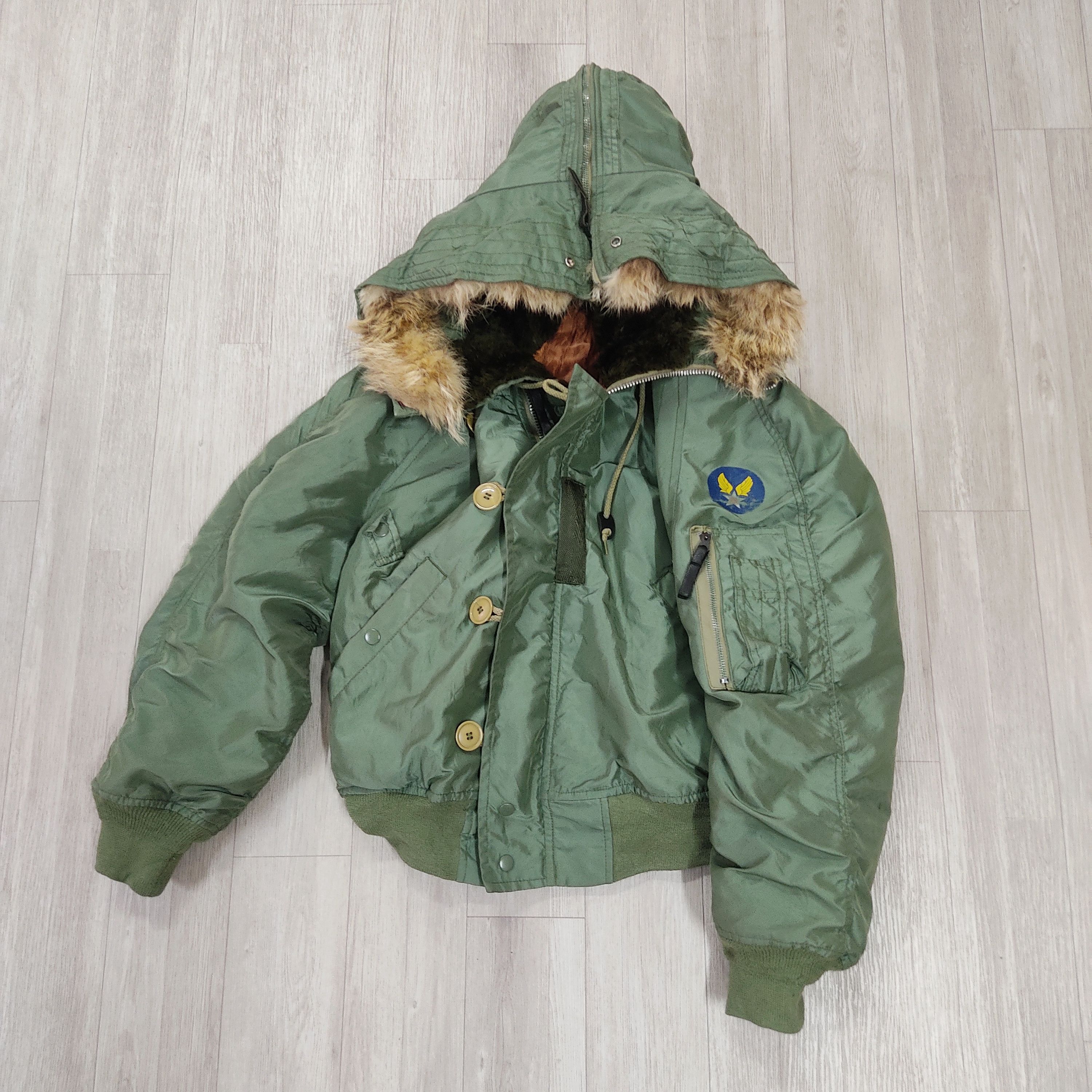 ジャケット・アウター AVIREXmilitary N2-B flight bomber jacket Vintage AVIREX N2-B Bomber Flight Jacket – Fur Zipper Hood
