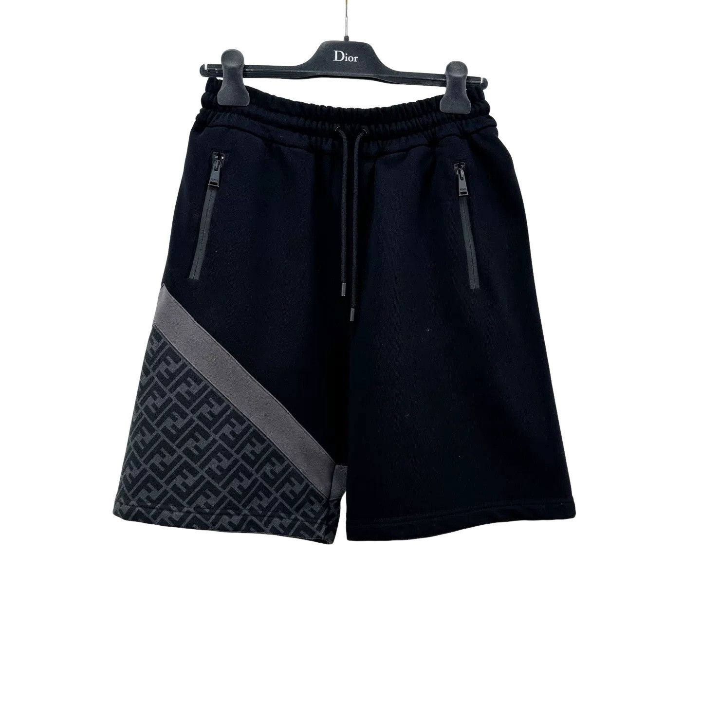 Fendi Fendi Monogram Detail Sweat Shorts Size XS Size US 28 / EU 44 - 1 Thumbnail