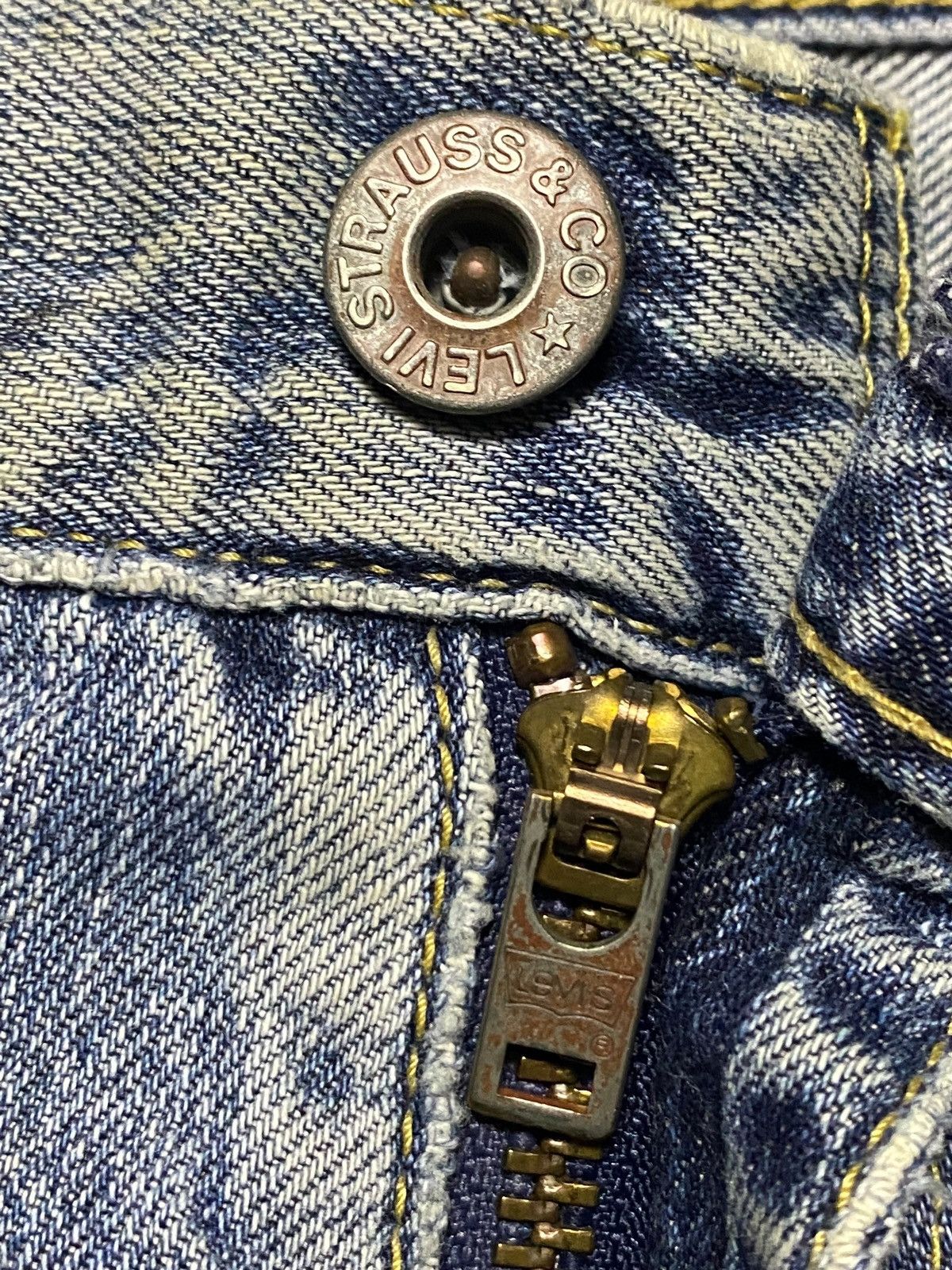 Levi's Vintage Clothing Vintage Levis 503 Faded Wash Distressed Baggy Jeans Size US 29 - 6 Thumbnail