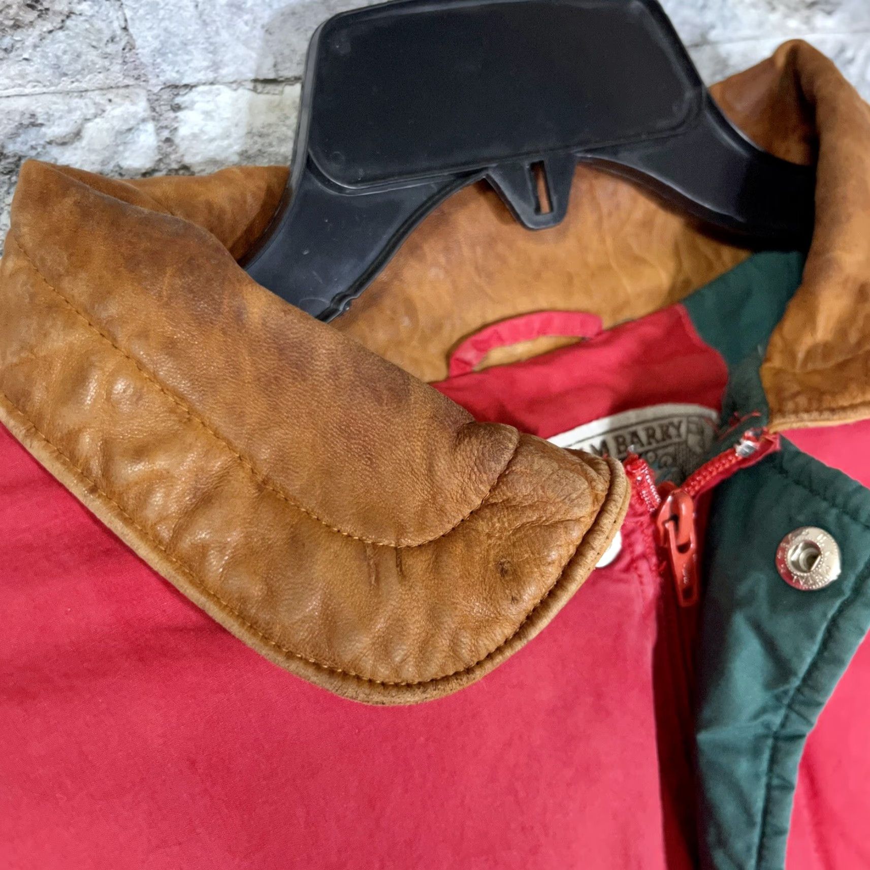 Vintage VINTAGE William Barry Struggle Gear Red Down Jacket Leather Collar Men’s L Jacket Size US L / EU 52-54 / 3 - 4 Thumbnail