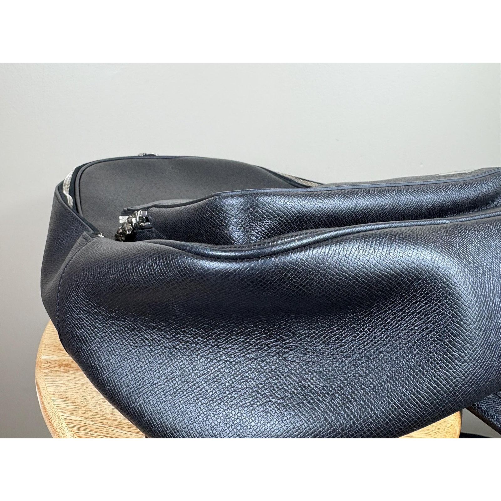 Louis Vuitton Authentic Louis Vuitton Taiga Leather Alex Black Backpack Size ONE SIZE - 9 Thumbnail