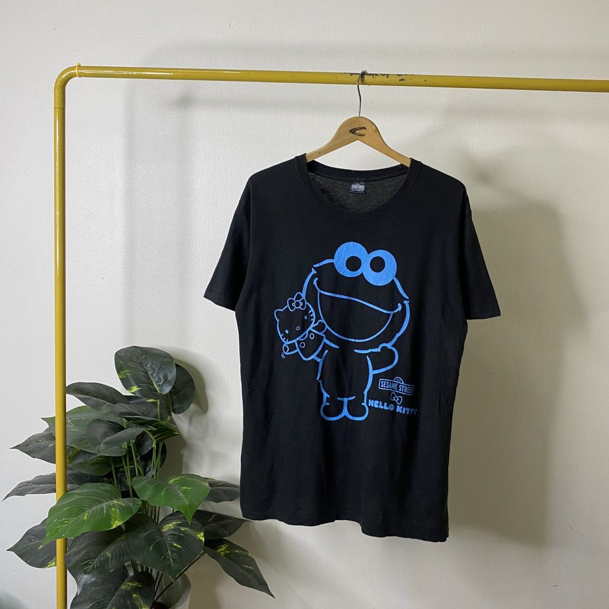 Cartoon Network Sesame Street x Hello Kitty Collaboration T Shirt Size US L / EU 52-54 / 3 - 1 Thumbnail