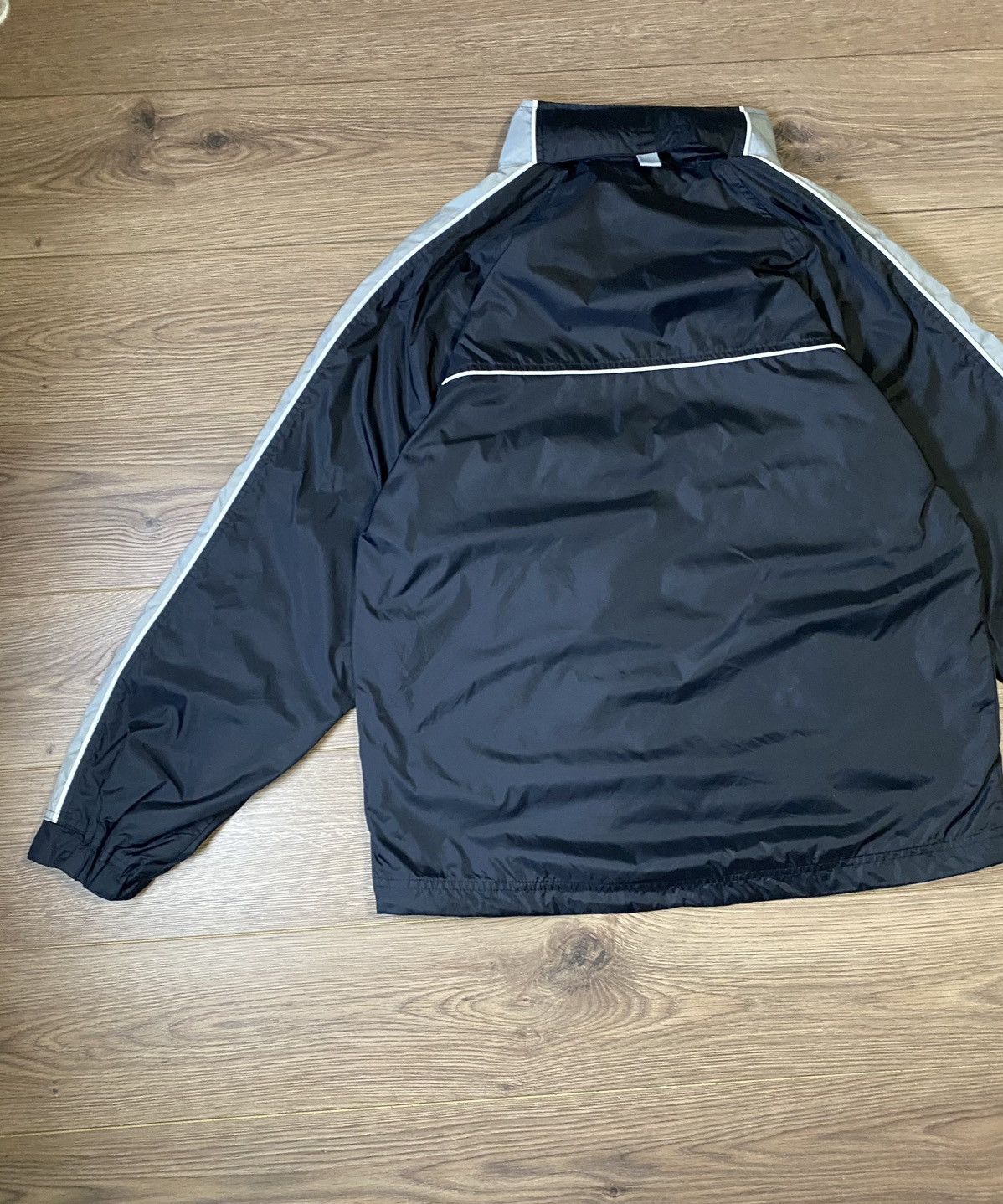Nike × Vintage Vintage Nike Track Nylon Drill Light Jacket Black Size M Size US M / EU 48-50 / 2 - 14 Thumbnail