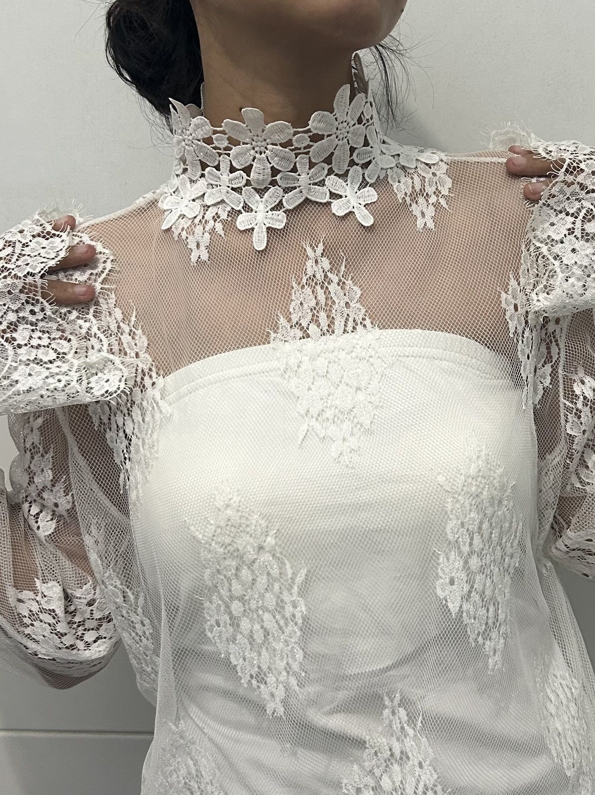 Other Avant-Garde Lace Tutrleneck Top Size M / US 6-8 / IT 42-44 - 4 Thumbnail