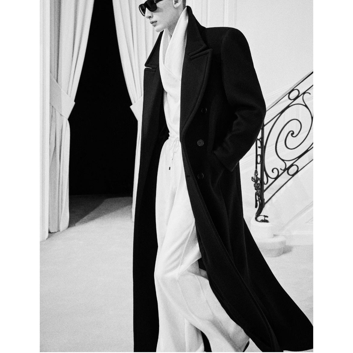 Saint Laurent Paris Saint Laurent Oversized Coat Size US L / EU 52-54 / 3 - 5 Thumbnail