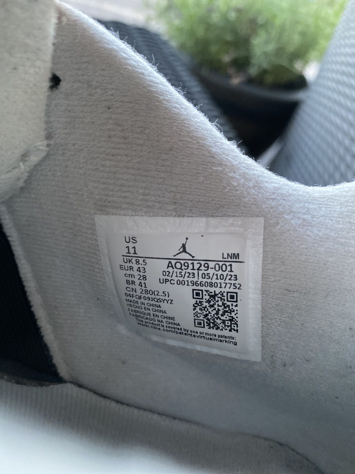 Jordan Brand Jordan 4 frozen moments Size US 9.5 / EU 42-43 - 3 Thumbnail