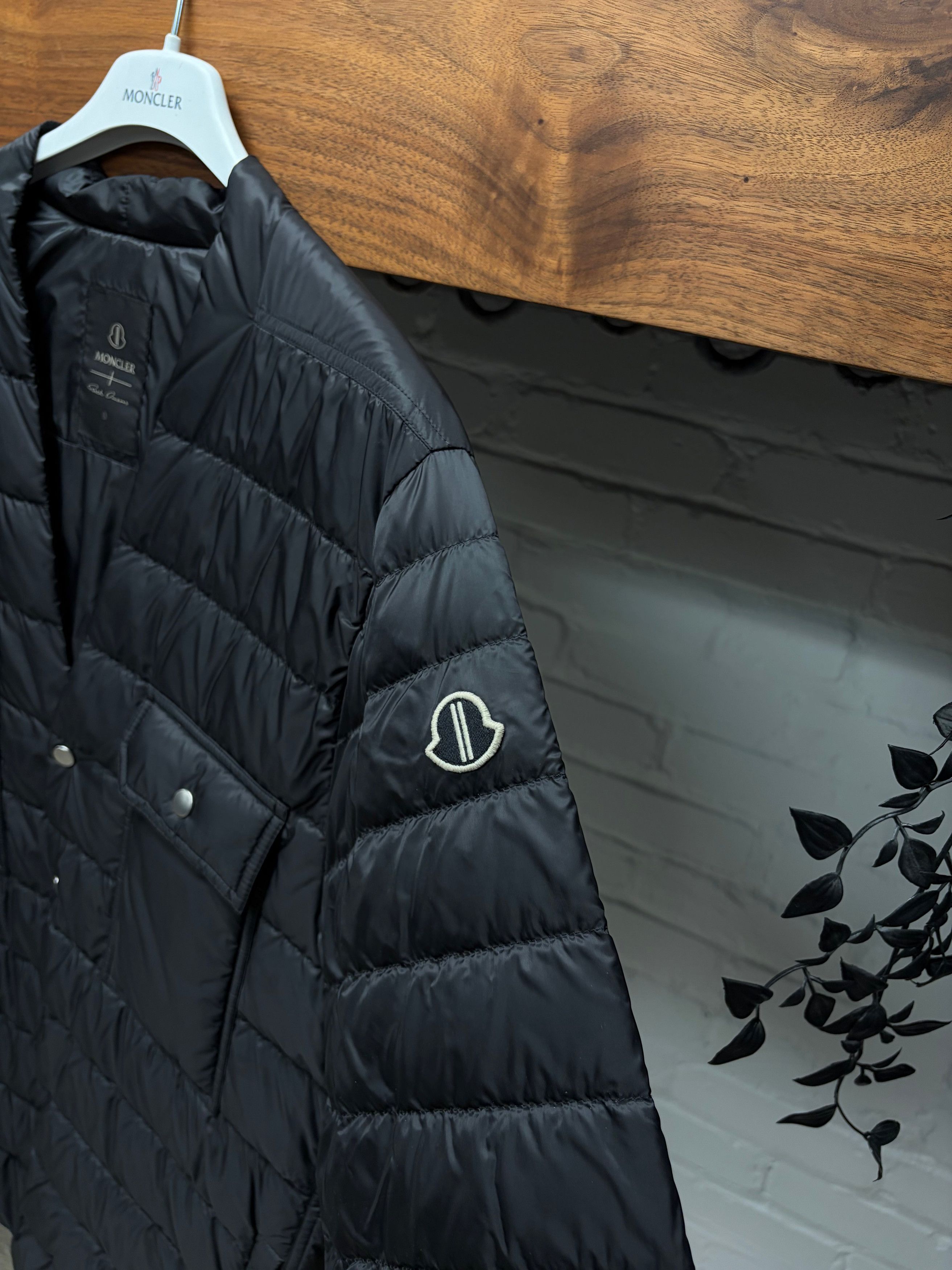 Rick Owens Rick Owens x Moncler Quilted Black Shell Down Filled ‘Outershirt’ with Shoulder Strap Size US XS / EU 42 / 0 - 2 Thumbnail