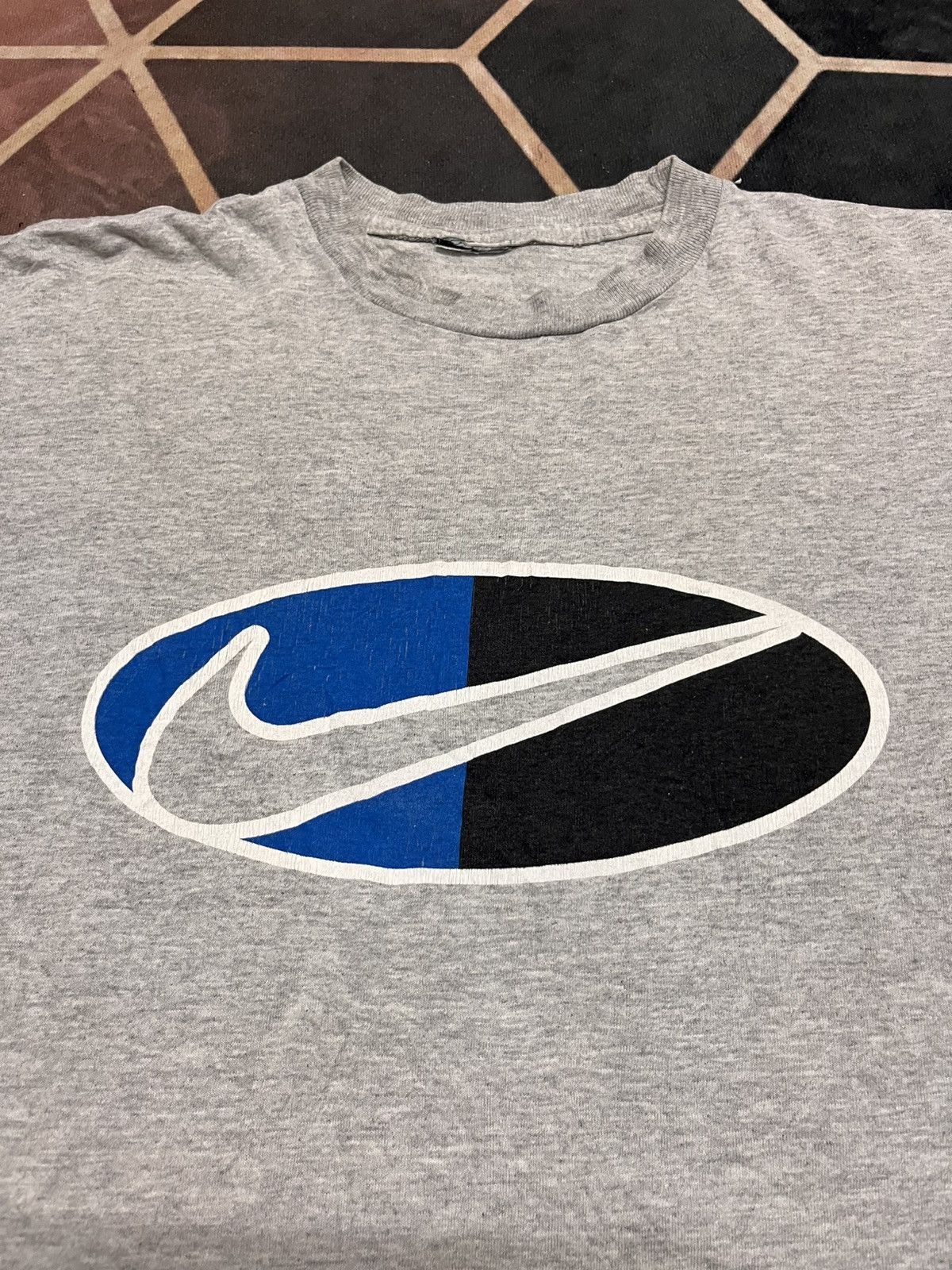 Nike Vintage Y2K nike swoosh big logo Size US L / EU 52-54 / 3 - 2 Thumbnail