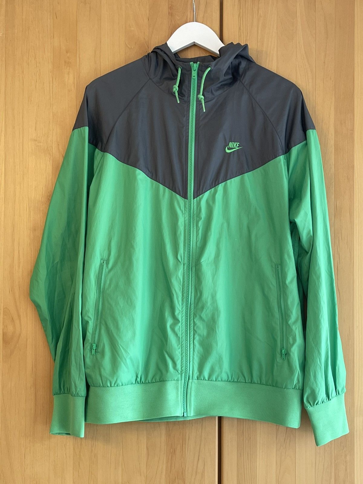 Nike Nike Sportswear Windrunner Jacket - Green/Grey (Size L) Size US L / EU 52-54 / 3 - 1 Thumbnail